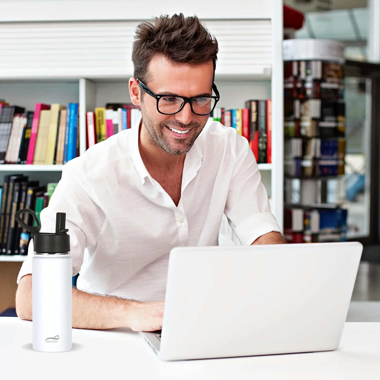 فلاسک عایق دو جداره 550 میلی لیتری MEEMS با 2 درب محکم و نی، قمقمه استیل ضد زنگ بدون BPA - مایعات را تا 6-12 ساعت گرم/سرد نگه می دارد، ماگ خلاء ورزشی ضد نشت (سفید) (سفید) فلاسک عایق دو جداره 550 میلی لیتری MEEMS با 2 درب محکم و نی، قمقمه استیل ضد زنگ بدون BPA - مایعات را تا 6-12 ساعت گرم/سرد نگه می دارد، ماگ خلاء ورزشی ضد نشت (سفید) (سفید)