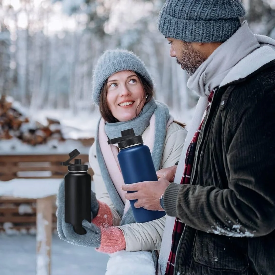 بطری آب عایق 950 میلی لیتری، بطری استیل ضد زنگ سه جداره با دهانه پهن به همراه 3 درب، نی، برس و فلاسک آب سرد و گرم، بطری ورزشی برای باشگاه و مسافرت، 32oz (خاکستری) بطری آب عایق 950 میلی لیتری، بطری استیل ضد زنگ سه جداره با دهانه پهن به همراه 3 درب، نی، برس و فلاسک آب سرد و گرم، بطری ورزشی برای باشگاه و مسافرت، 32oz (خاکستری)