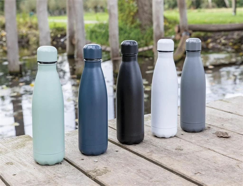 بطری آب هانس لارسن - بطری آب عایق خلاء 500 میلی لیتری | فولاد ضد زنگ دو لایه، بطری آب ضد نشت با ظاهری عالی (مشکی، 1 عدد) بطری آب هانس لارسن - بطری آب عایق خلاء 500 میلی لیتری | فولاد ضد زنگ دو لایه، بطری آب ضد نشت با ظاهری عالی (مشکی، 1 عدد)