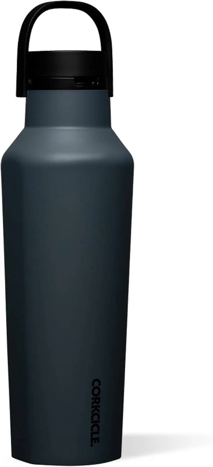 قمقمه عایق دار Corkcicle، فولاد ضد زنگ سه لایه، دهانه نی دار با دسترسی آسان، نوشیدنی ها را به مدت 25 ساعت سرد یا 12 ساعت گرم نگه می دارد، 590 میلی لیتر، کوله پشتی