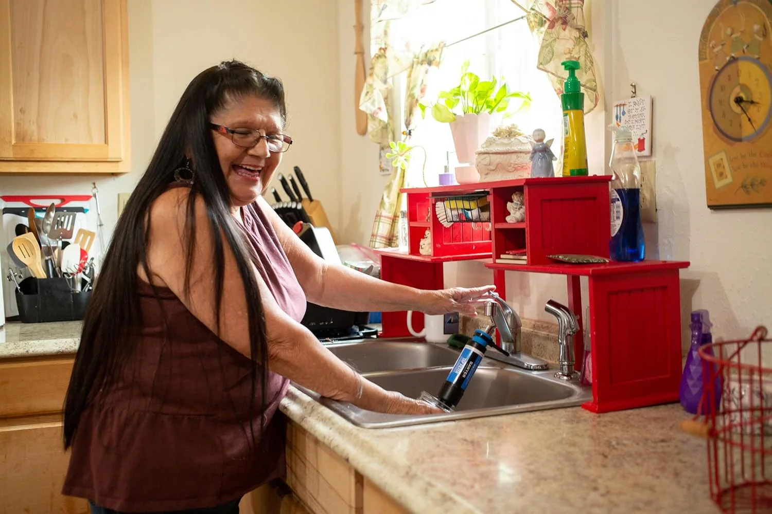 سیستم تصفیه آب شیر آب Sawyer Products SP134، مناسب برای شیرآلات و شیلنگ ها، آبی (تک سایز)