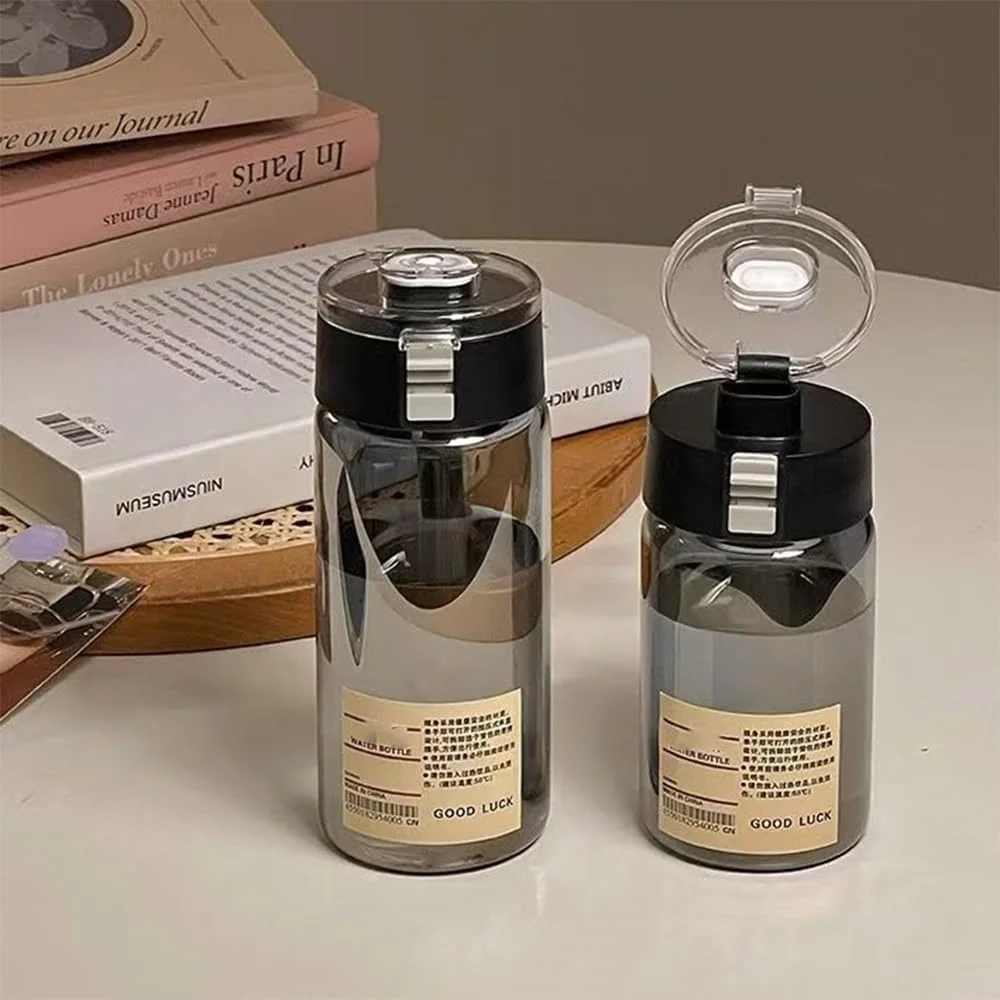 لیوان آب مناسب و قابل حمل مقاوم در برابر افتادن و درجه حرارت بالا، لیوان آب شفاف 550 میلی لیتری با درب، مناسب برای آب، قهوه، چای شیر، چای و آب میوه (مشکی)