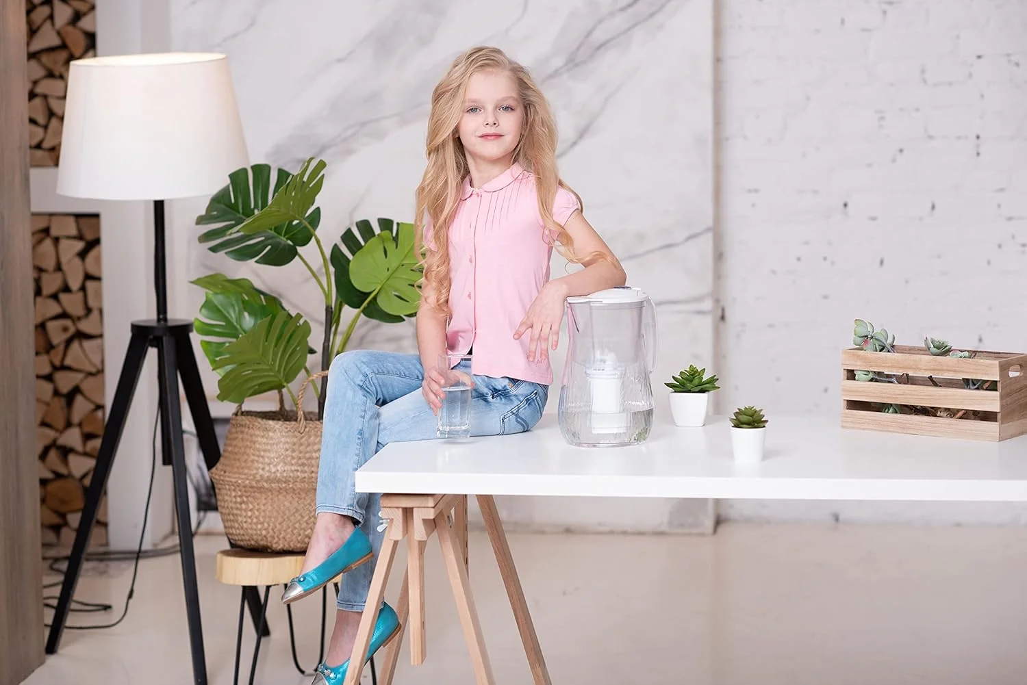 پارچ تصفیه آب آکوافر مدل اورلئان به همراه 1 عدد کارتریج A5 با ظرفیت 350 لیتر غنی شده با منیزیم، کاهش دهنده کلر و رسوب، سفید، ظرفیت کل 4.2 لیتر پارچ تصفیه آب آکوافر مدل اورلئان به همراه 1 عدد کارتریج A5 با ظرفیت 350 لیتر غنی شده با منیزیم، کاهش دهنده کلر و رسوب، سفید، ظرفیت کل 4.2 لیتر