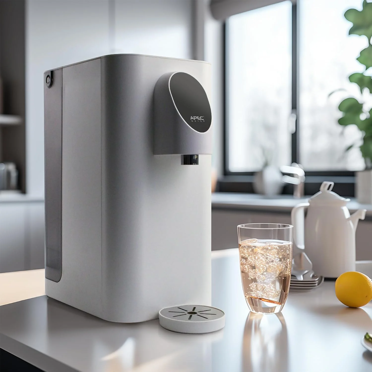 دستگاه تصفیه آب اسمز معکوس رومیزی APEC مدل ROCT-Plus با فیلتر کارآمد RO با نسبت پساب 3:1، آب داغ فوری با دقت ± 2 درجه سانتیگراد برای چای، فیلتراسیون UV دستگاه تصفیه آب اسمز معکوس رومیزی APEC مدل ROCT-Plus با فیلتر کارآمد RO با نسبت پساب 3:1، آب داغ فوری با دقت ± 2 درجه سانتیگراد برای چای، فیلتراسیون UV