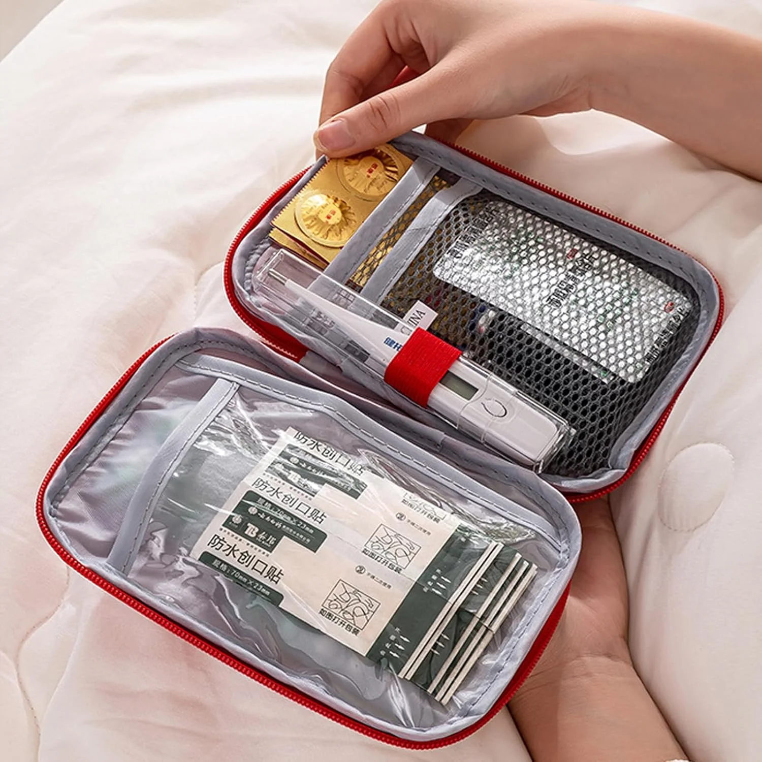 کیف کمک های اولیه قابل حمل SOOFAM، 4 عددی، کیف نگهداری داروهای اورژانسی با دسته، کیف مسافرتی مدیریت قرص، کیف نجات خالی کیت های پزشکی قابل استفاده مجدد، کیف نگهداری ابزار پزشکی مسافرتی (قرمز) کیف کمک های اولیه قابل حمل SOOFAM، 4 عددی، کیف نگهداری داروهای اورژانسی با دسته، کیف مسافرتی مدیریت قرص، کیف نجات خالی کیت های پزشکی قابل استفاده مجدد، کیف نگهداری ابزار پزشکی مسافرتی (قرمز)