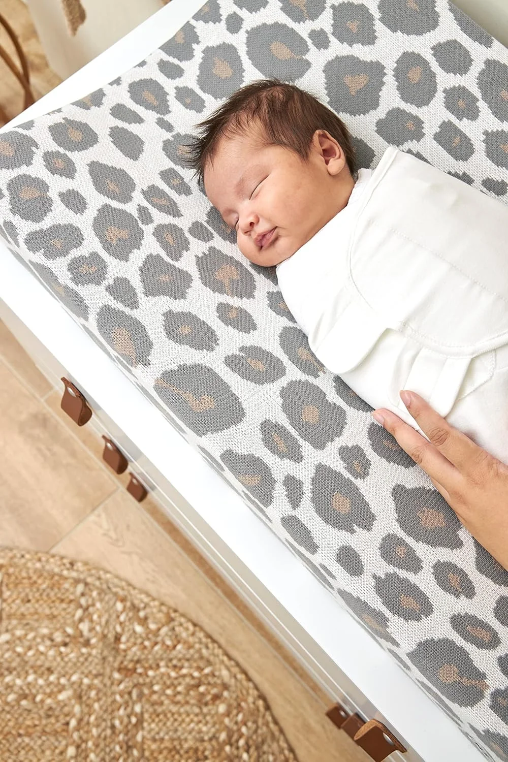 کیسه قنداق یونی نوزاد میکو، اولین تجهیزات نوزاد (پارچه قنداق برای نوزادان 0-3 ماهه، راحتی خواب نرم، 100% پنبه، تنفس پذیر، کمک به خواب)، سفید