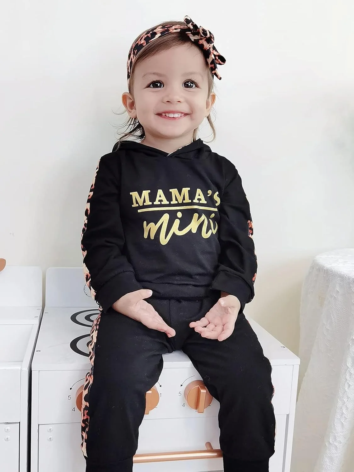 ست لباس نوزادی دخترانه شامل هودی، سویشرت، شلوار و هدبند