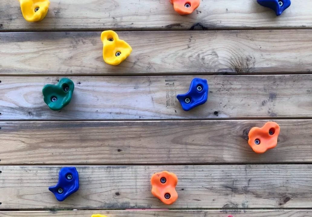 گیره های سنگنوردی KINSPORY، مجموعه 15 عددی گیره دیواره سنگنوردی کودک، مجموعه رنگارنگ طرح بینی خوک برای مجموعه بازی زمین بازی سرپوشیده و فضای باز