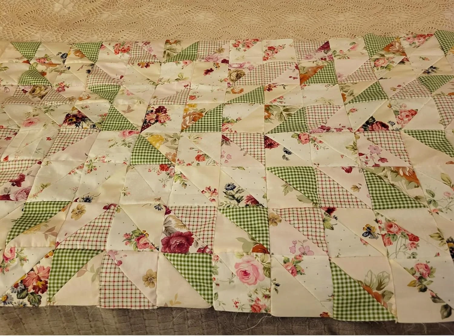 بسته پارچه های تکه ای طرح گل رز و چهارخانه قدیمی Hanjunzhao مناسب برای لحاف دوزی، خیاطی و کاردستی، 45 × 55 سانتی متر بسته پارچه های تکه ای طرح گل رز و چهارخانه قدیمی Hanjunzhao مناسب برای لحاف دوزی، خیاطی و کاردستی، 45 × 55 سانتی متر