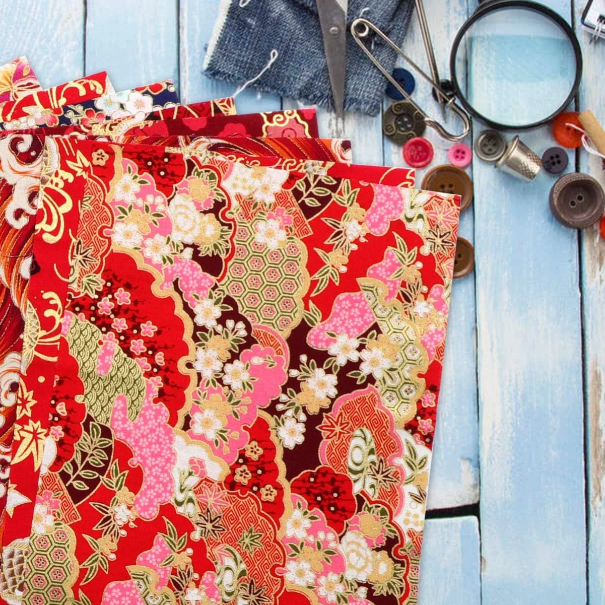 تکه دوزی مربعی NEWBEAUT، 15 تکه پارچه نخی رنگارنگ به سبک چینی برای خیاطی، پارچه مربعی قرمز برای ساخت کاردستی و لوازم مهمانی تکه دوزی مربعی NEWBEAUT، 15 تکه پارچه نخی رنگارنگ به سبک چینی برای خیاطی، پارچه مربعی قرمز برای ساخت کاردستی و لوازم مهمانی