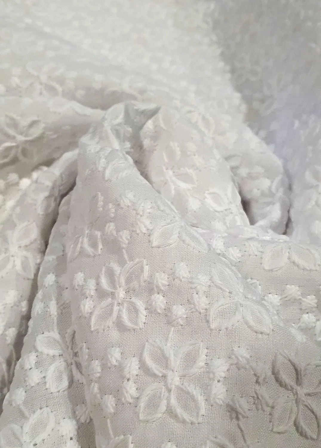 پارچه نخی 100% گلدوزی شده با طرح سوزن دوزی چیکان، 2 یاردی (عرض 107 سانتیمتر، سفید - 2 یارد)