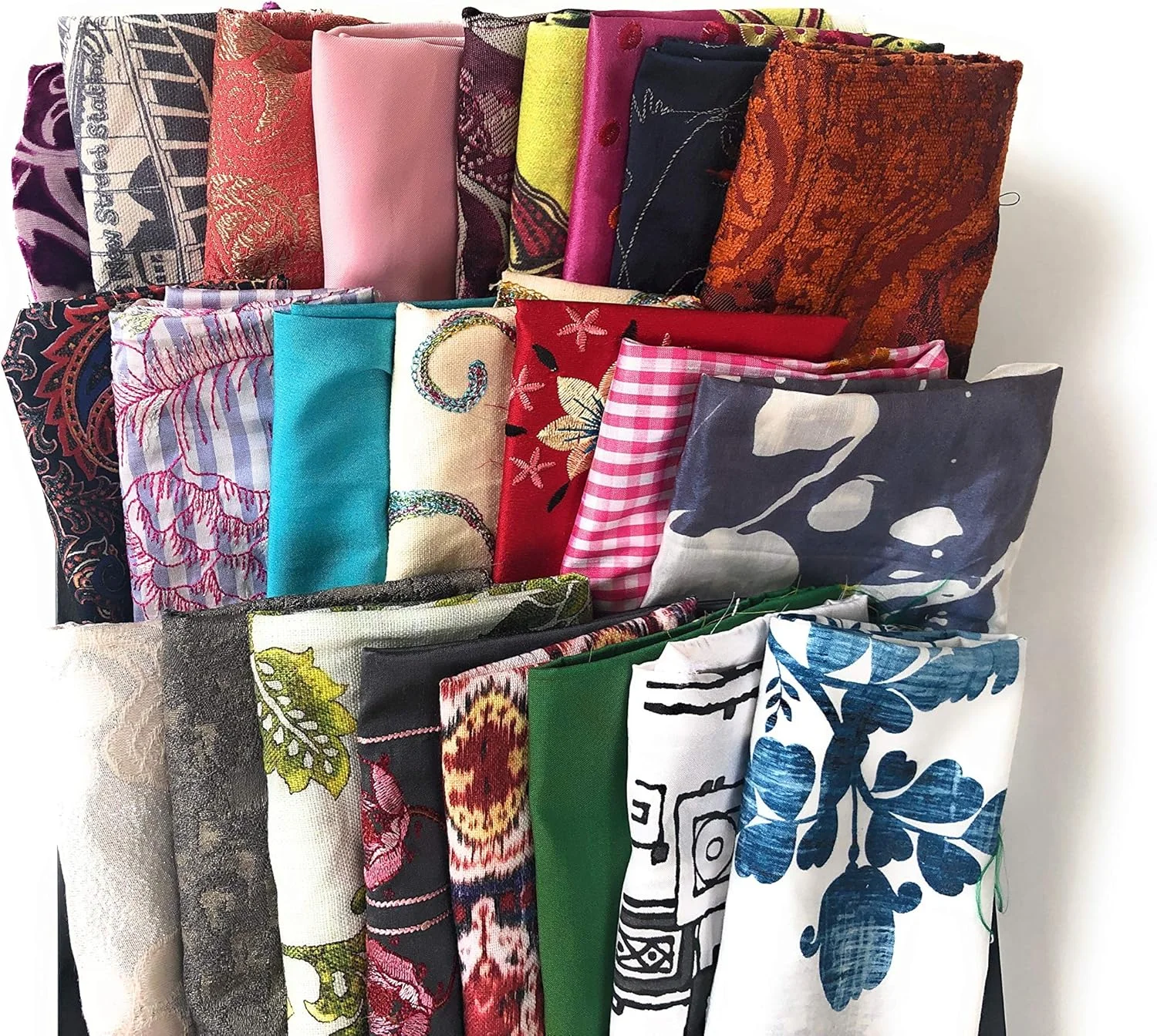 بسته پارچه های تکه ای - مجموعه ای متنوع از پارچه های ابریشم، ترکیب ابریشم، کتان، پلی استر، پنبه، تکه پارچه - پارچه لوکس برای تکه دوزی، صنایع دستی DIY - بسته 25 عددی - تقریبا 2 پوند - توسط Craftbot