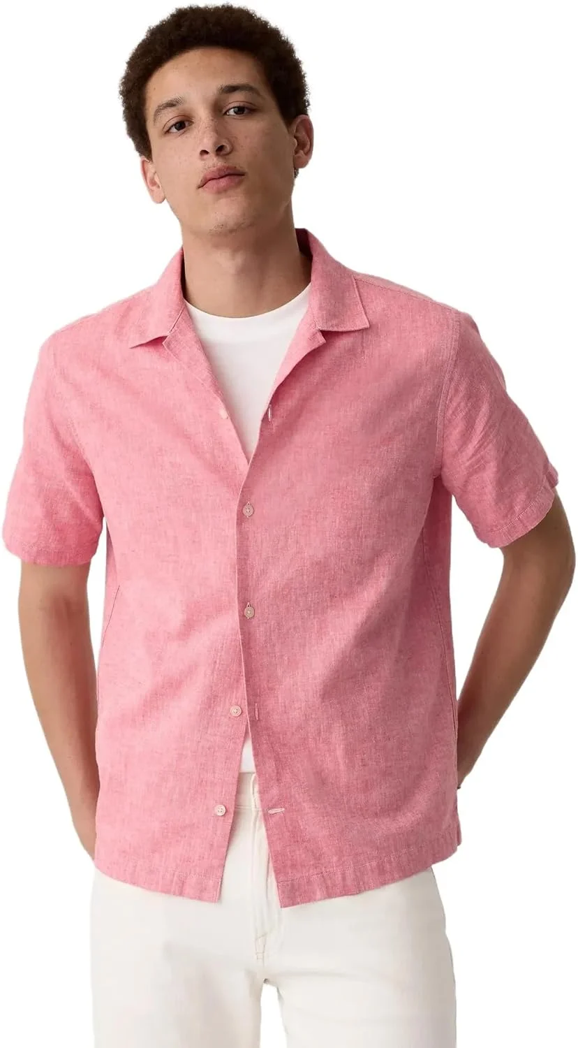 پیراهن مردانه آستین کوتاه GAP با یقه برگردان و دکمه دار، مدل استاندارد و از جنس لینن مناسب استراحت