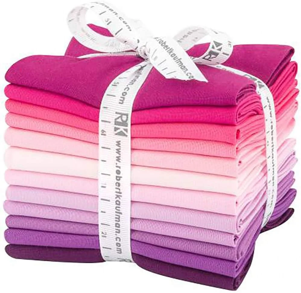 بسته پارچه ای ربع چاق (Fat Quarter) رابرت کافمن، پارچه های نخی یکدست کونا، رنگ وایلدبری، شامل 12 تکه پارچه از قبل برش خورده مناسب برای تکه دوزی، مدل FQ-1377-12