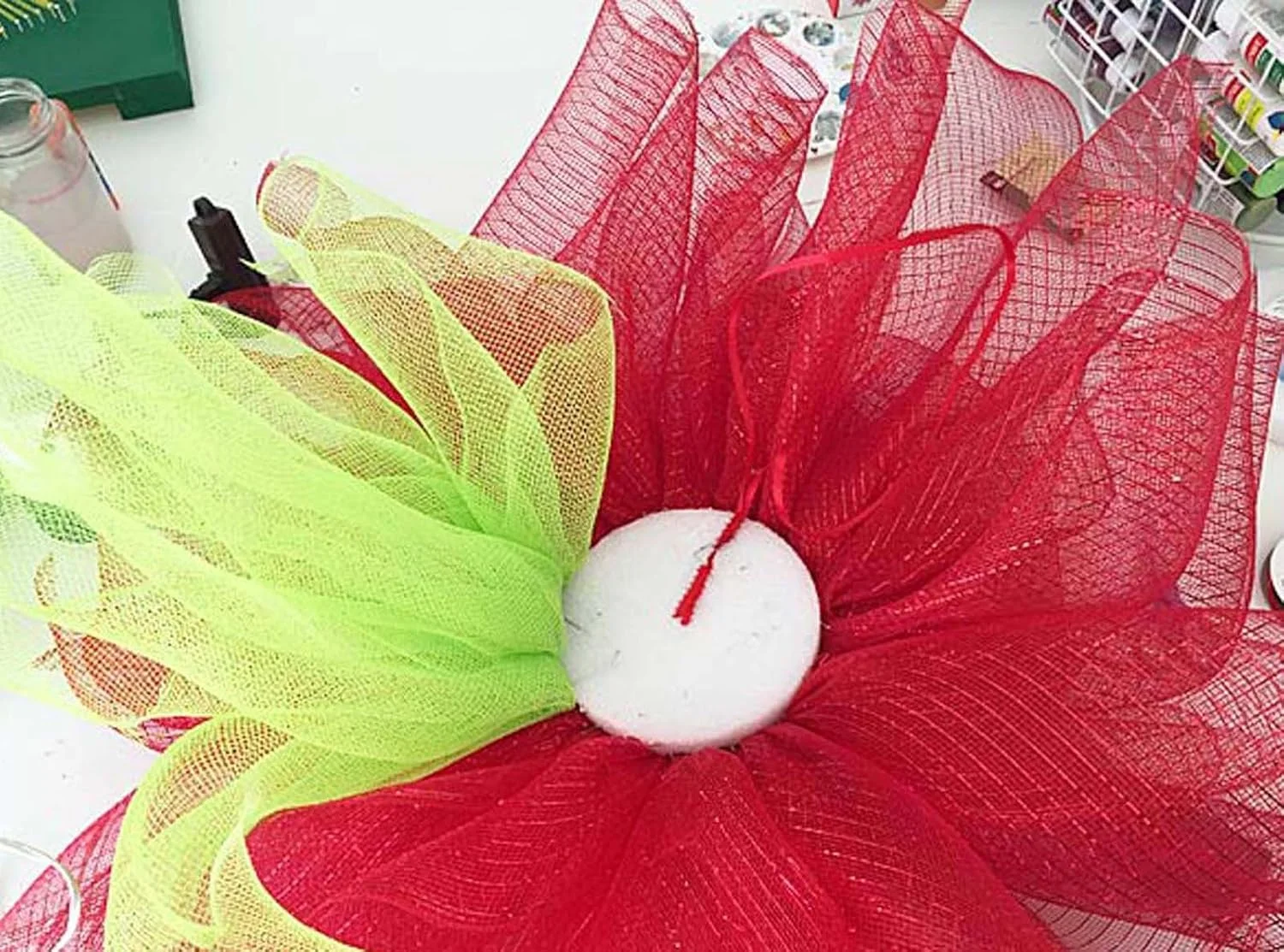 تور تزیینی گل Asian Hobby Crafts مناسب برای تزیین دسته گل، کادوپیچی، تزیین سالن جشن، نقره ای (14 متر) تور تزیینی گل Asian Hobby Crafts مناسب برای تزیین دسته گل، کادوپیچی، تزیین سالن جشن، نقره ای (14 متر)