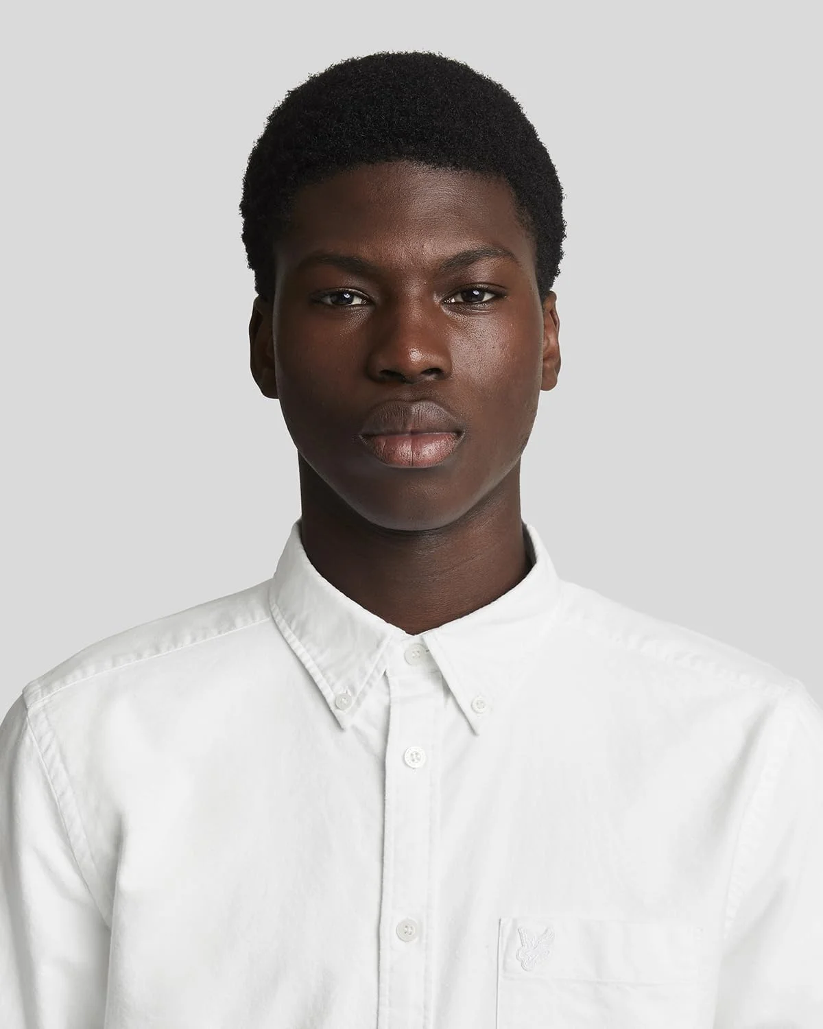 پیراهن آکسفورد مردانه یقه دکمه دار Lyle & Scott طرح عقاب، سفید پیراهن آکسفورد مردانه یقه دکمه دار Lyle & Scott طرح عقاب، سفید