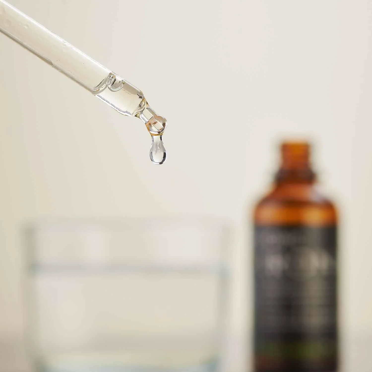 مایع غلیظ آهن یونیک کیکی هلث، 50 میلی لیتر | جذب بسیار بالا برای تعادل بهینه مواد معدنی | مواد معدنی 100% طبیعی استخراج شده مایع غلیظ آهن یونیک کیکی هلث، 50 میلی لیتر | جذب بسیار بالا برای تعادل بهینه مواد معدنی | مواد معدنی 100% طبیعی استخراج شده