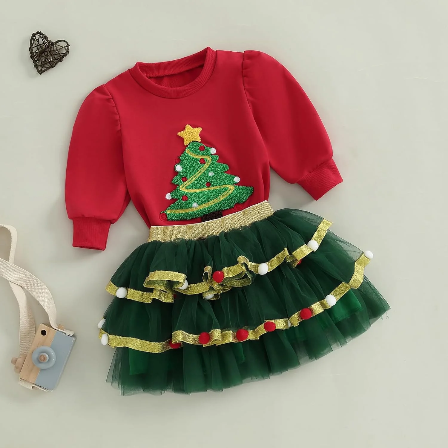 ست لباس دخترانه بچه گانه، بلوز آستین بلند پفی با گلدوزی درخت کریسمس، دامن توری پوم پوم، لباس زمستانی