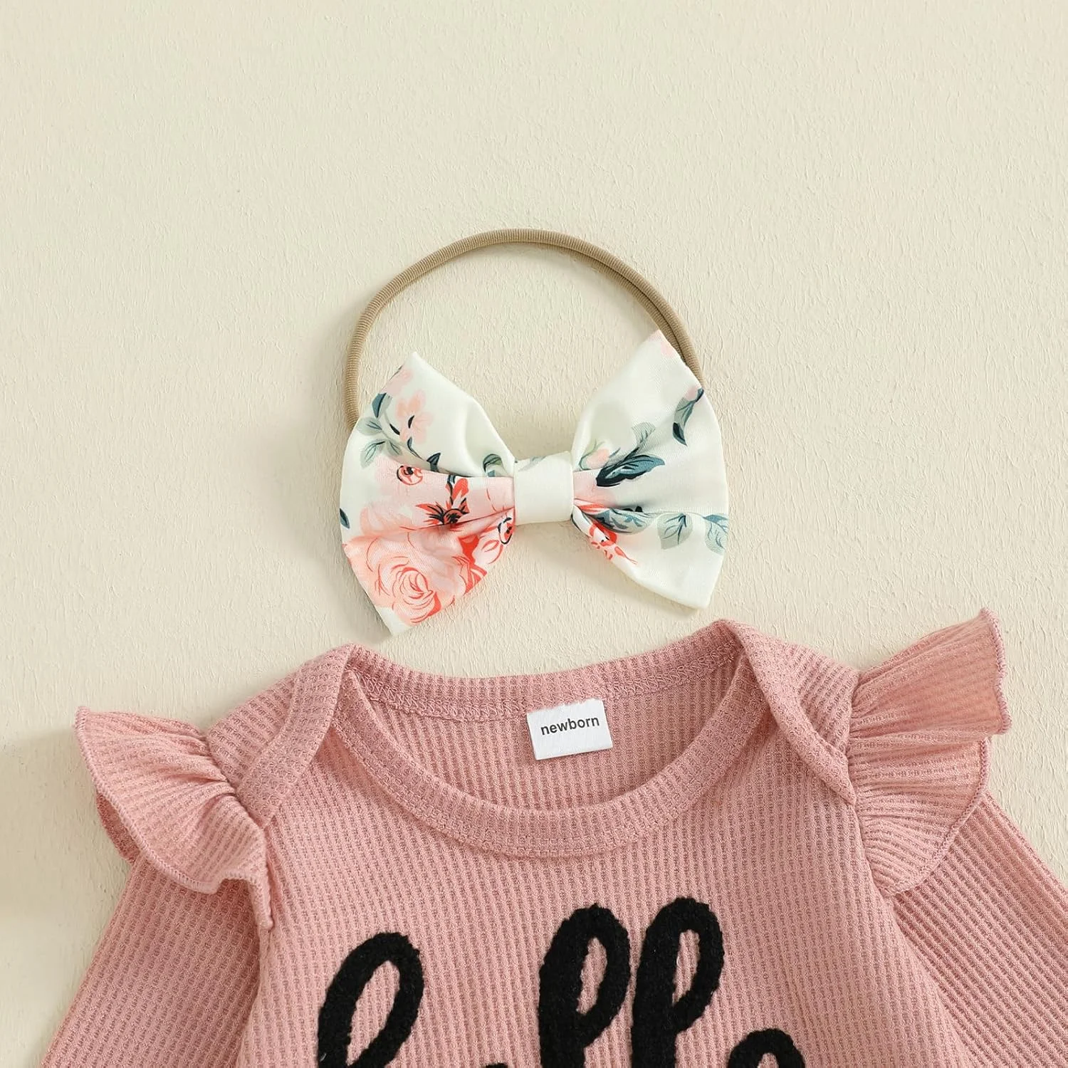 ست لباس نوزادی دخترانه مدل "سلام من تازه واردم"، شامل رامپر وافل، دامن توتو و جوراب