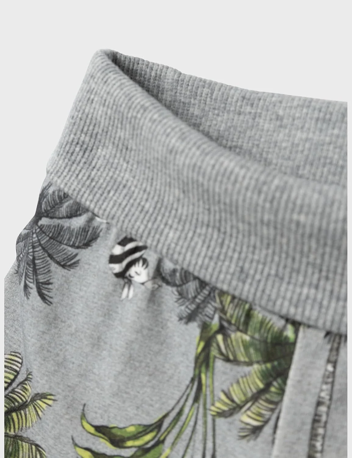 شلوار پسرانه نوزادی نیم ایت مدل Nbmjebb Lionking Pant Wdi