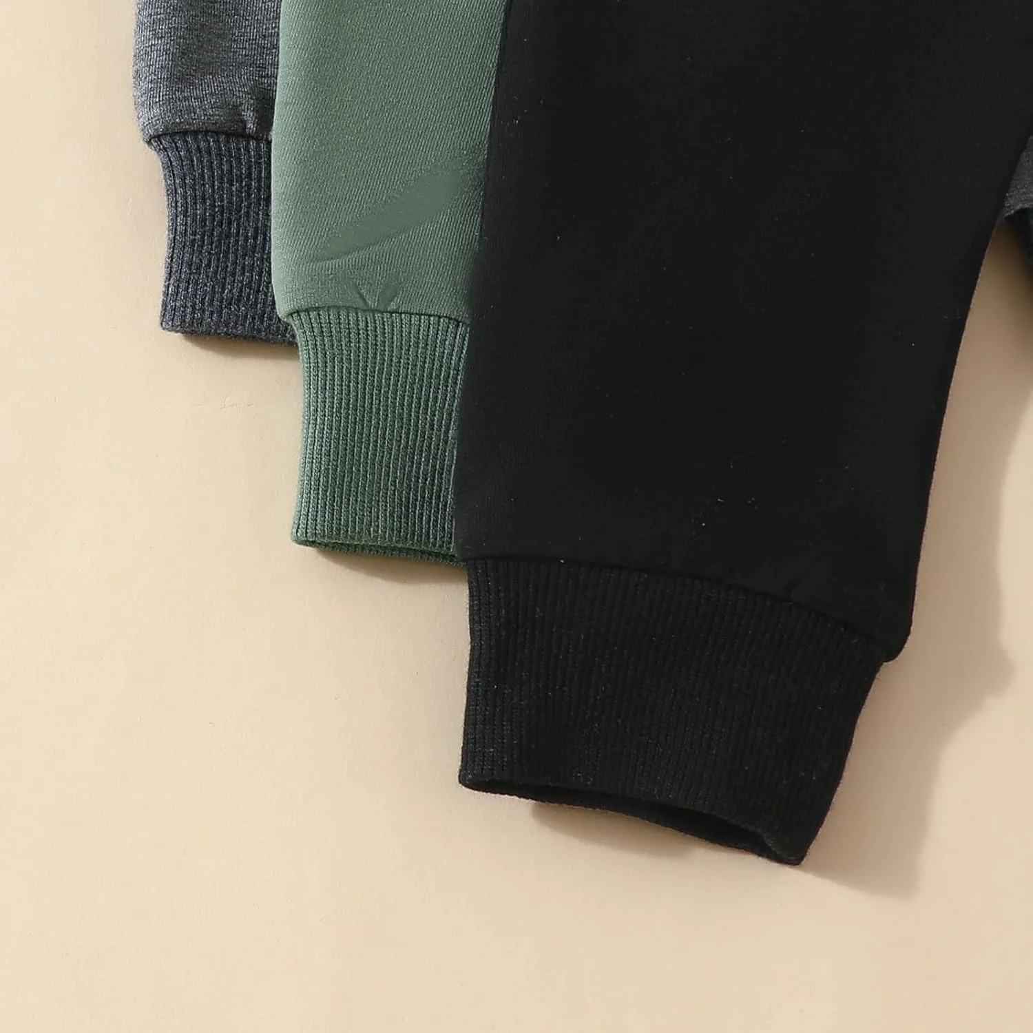 ست 3 عددی شلوار پاییزی پسرانه، پنبه ای، مناسب دویدن و ورزش، رنگ ثابت، جیب دار، کمر کشی، مدل حرم ست 3 عددی شلوار پاییزی پسرانه، پنبه ای، مناسب دویدن و ورزش، رنگ ثابت، جیب دار، کمر کشی، مدل حرم