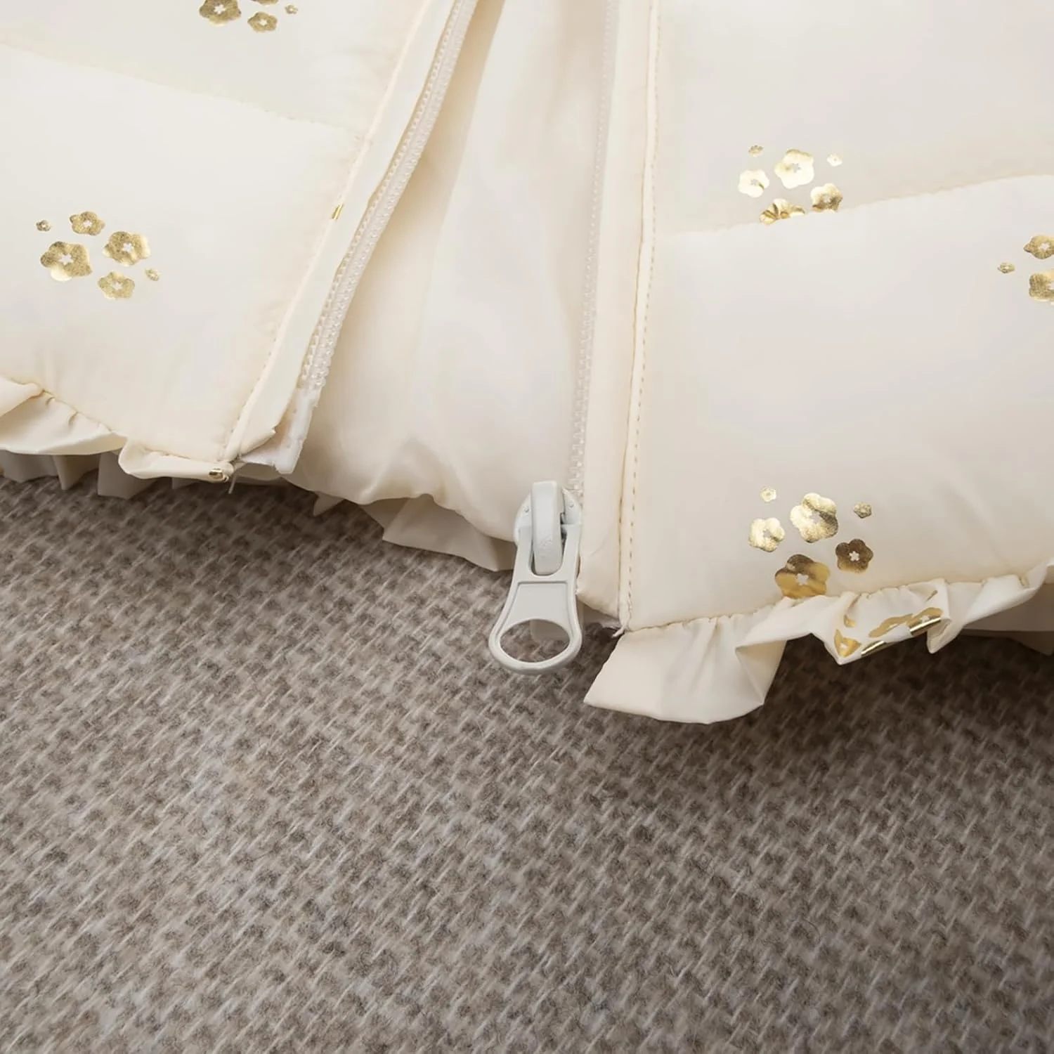 کاپشن سبک وزن دخترانه پریناتال با کلاه و زیپ، ایده آل برای پاییز