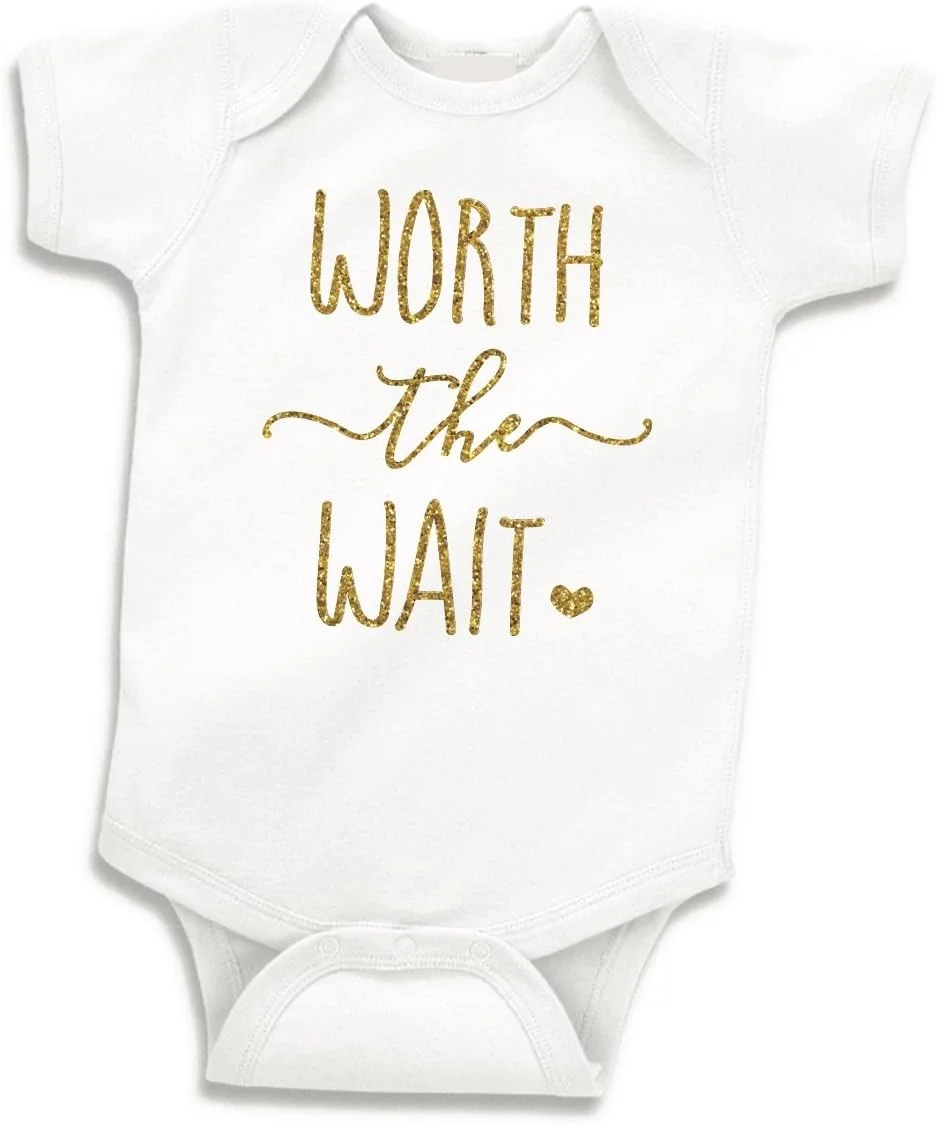 لباس نوزادی دخترانه طرح Bump and Beyond Designs، بادی نوزادی طلایی اکلیلی لباس نوزادی دخترانه طرح Bump and Beyond Designs، بادی نوزادی طلایی اکلیلی