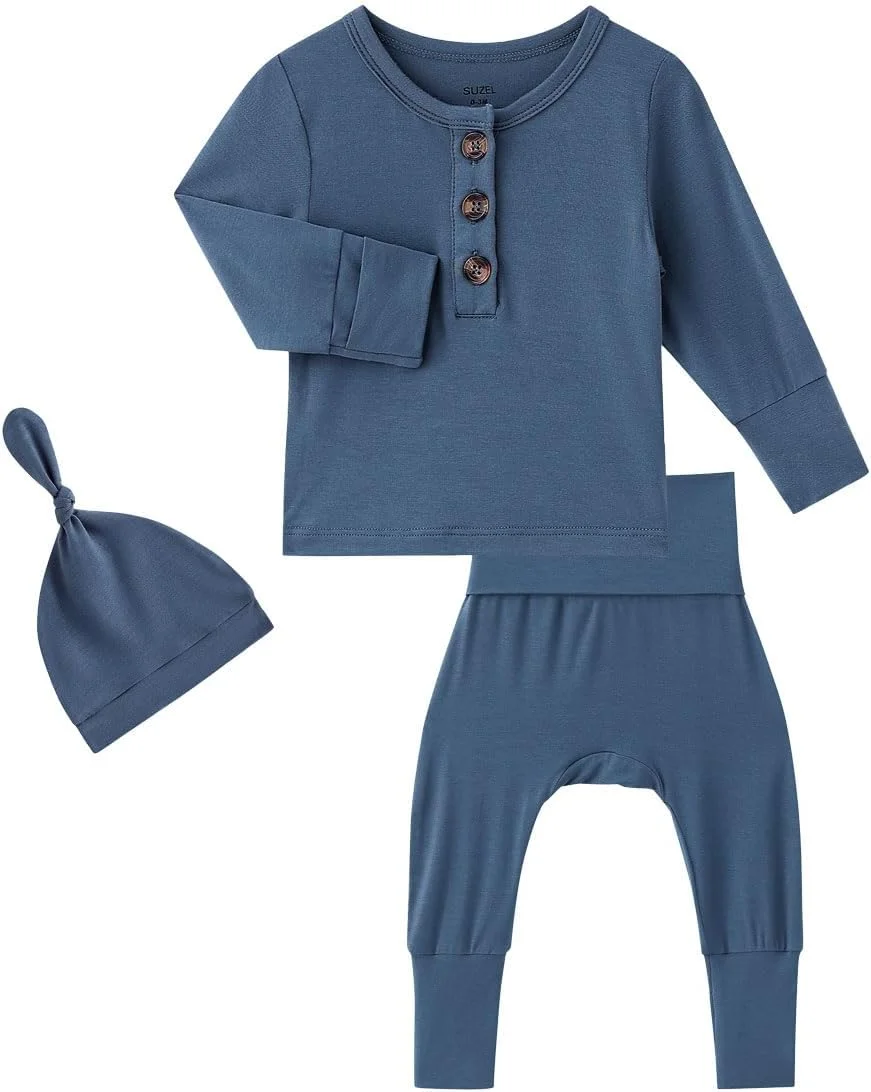لباس نوزادی پسرانه دخترانه، ست تاپ دکمه دار و شلوار ویسکوز بامبو به همراه کلاه/هدبند