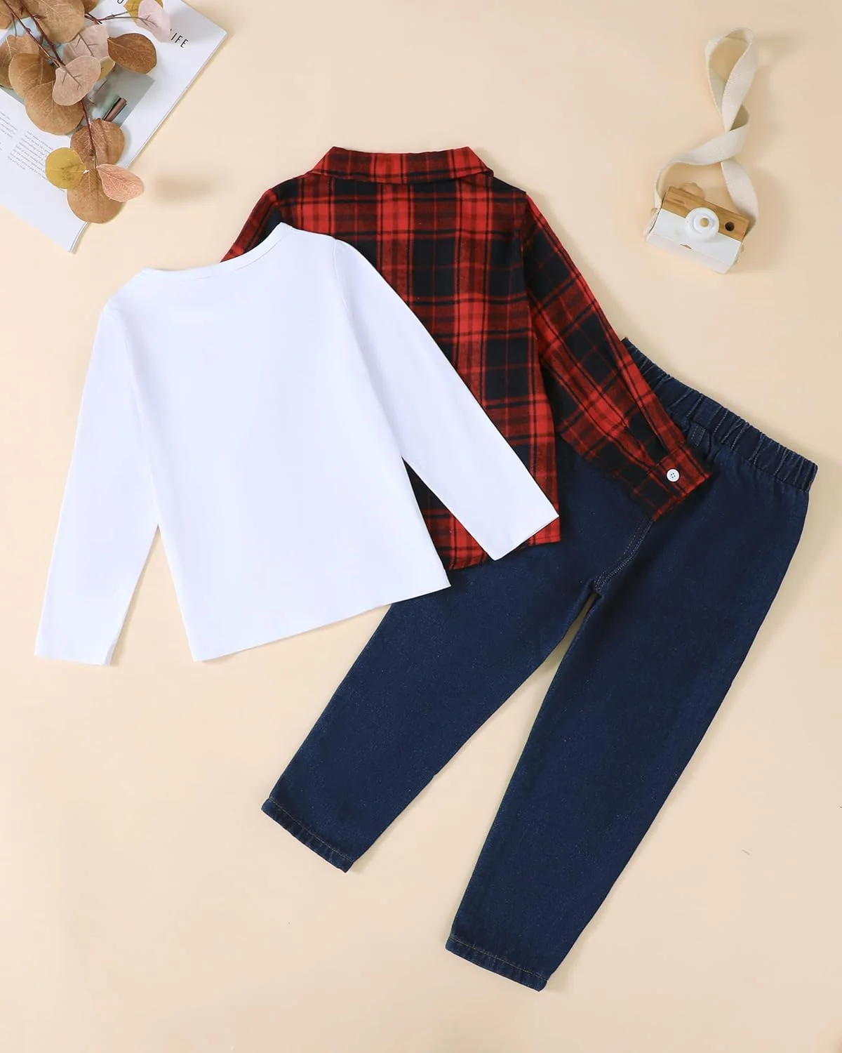 ست لباس پسرانه رنوتمی مناسب پاییز و زمستان شامل پیراهن فلانل، تیشرت و شلوار جین زاپ دار