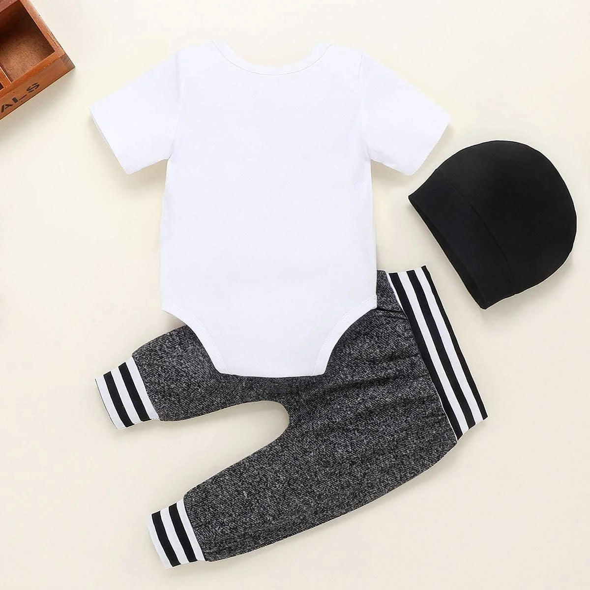 ست لباس نوزادی پسرانه Juflam شامل رامپر طرح "New to The Crew"، کلاه و شلوار - ست 3 تکه