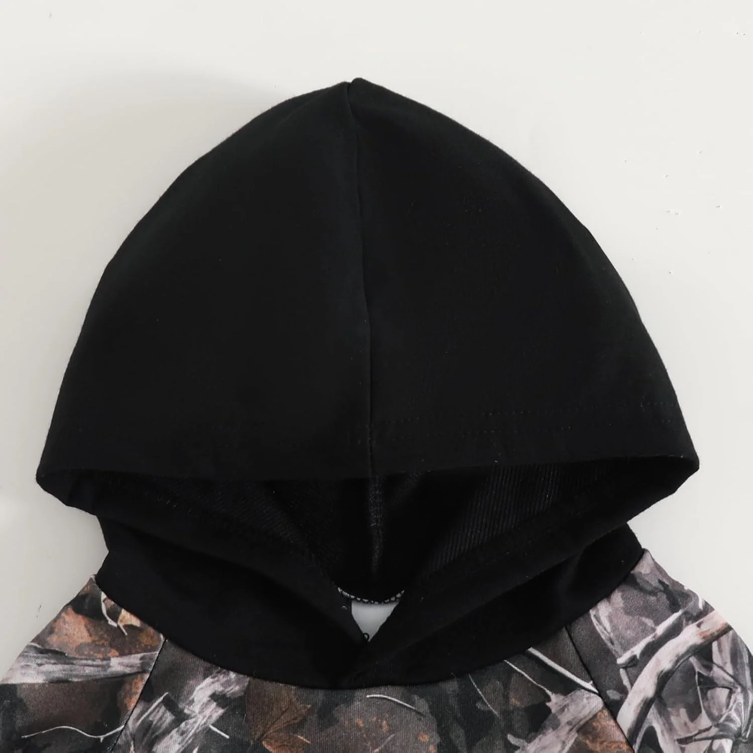 ست لباس پسرانه بچه گانه، هودی و شلوار طرح دایناسور کوچک، لباس 2 تکه بچه گانه 2025 ست لباس پسرانه بچه گانه، هودی و شلوار طرح دایناسور کوچک، لباس 2 تکه بچه گانه 2025