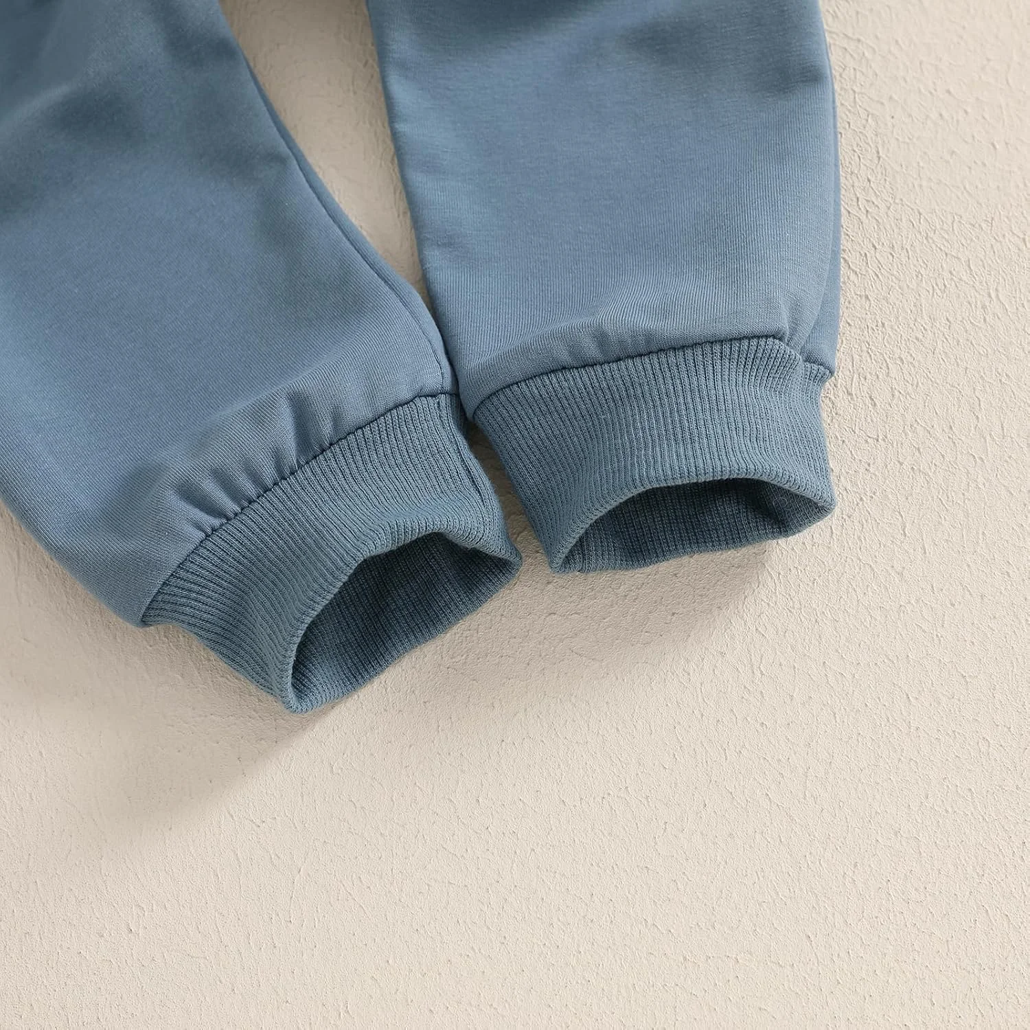 ست لباس پاییزی پسرانه نوزادی و نوپا FYBITBO، شامل پیراهن آستین بلند و شلوار با طرح تراکتور مزرعه، مناسب برای فصل زمستان