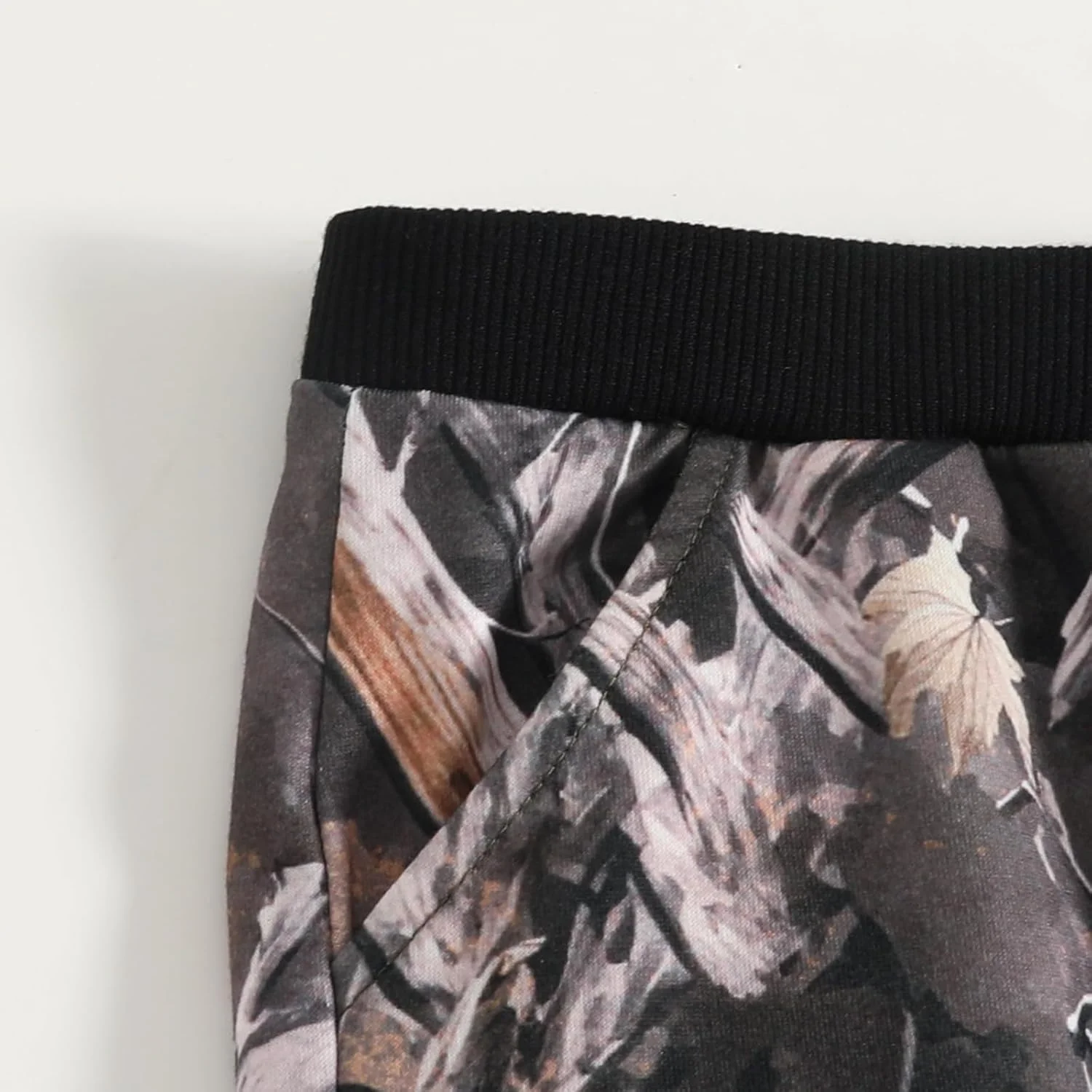 ست لباس پسرانه بچه گانه، هودی و شلوار طرح دایناسور کوچک، لباس 2 تکه بچه گانه 2025 ست لباس پسرانه بچه گانه، هودی و شلوار طرح دایناسور کوچک، لباس 2 تکه بچه گانه 2025