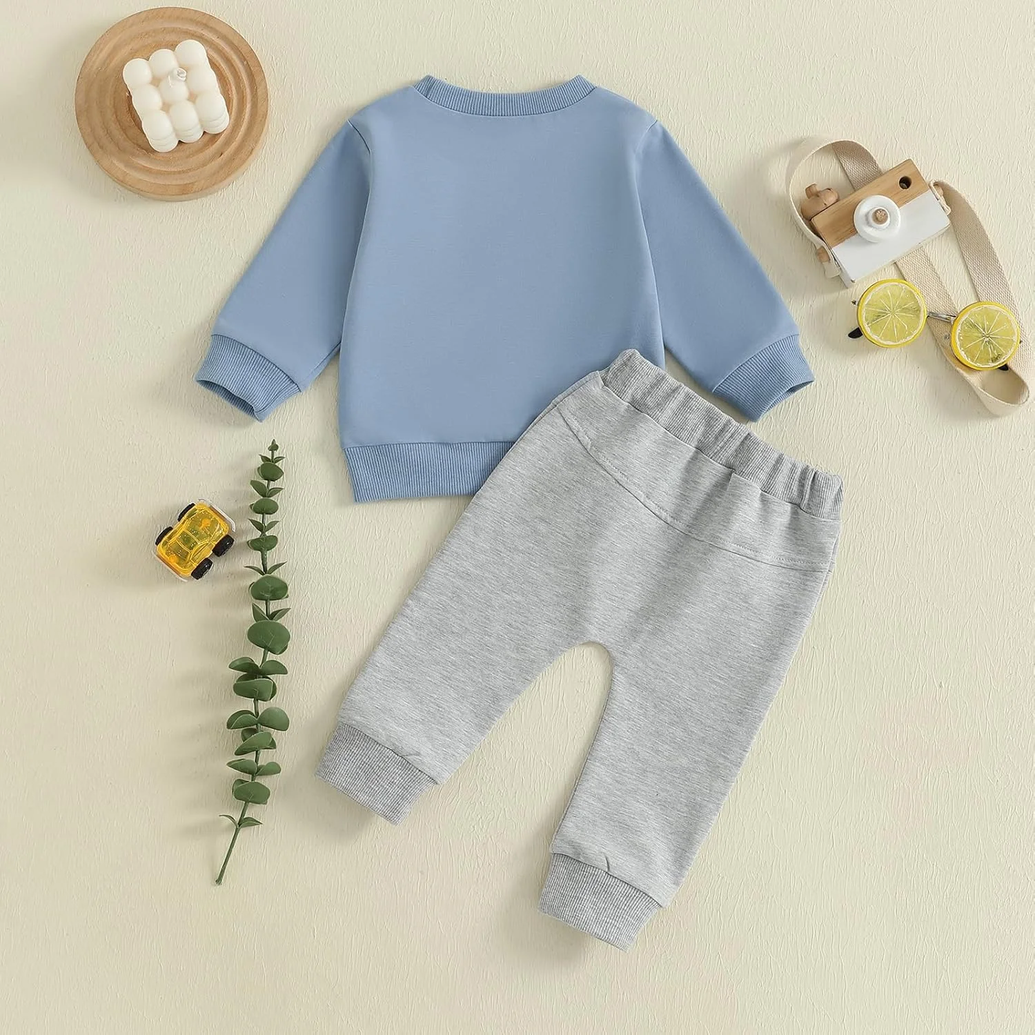 ست لباس پسرانه Carolilly، تی شرت آستین بلند با طرح تراکتور و حروف چاپی، پلیور و شلوار کمر کشی ساده، ست لباس 2 تکه پسرانه