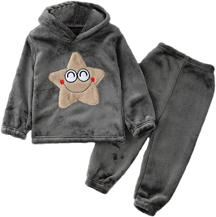 ست لباس گرم زمستانی بچه گانه Bold N Elegant طرح ستاره خندان، شامل هودی سوییشرت پشمی و شلوار جاگر ست لباس گرم زمستانی بچه گانه Bold N Elegant طرح ستاره خندان، شامل هودی سوییشرت پشمی و شلوار جاگر