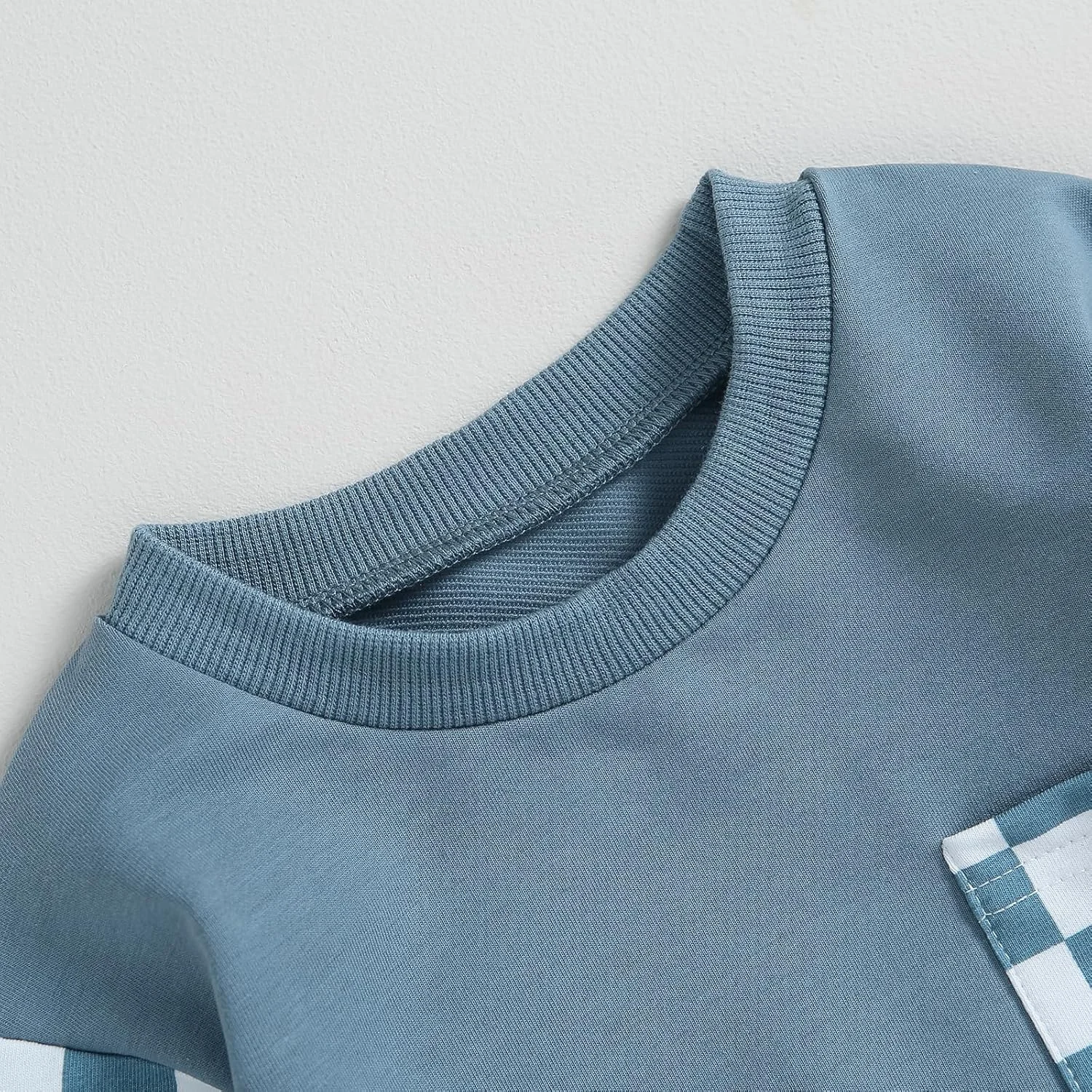 ست لباس پسرانه بچگانه BeQeuewll مناسب پاییز و زمستان، شامل بلوز یقه گرد و شلوار رنگی، لباس پسرانه