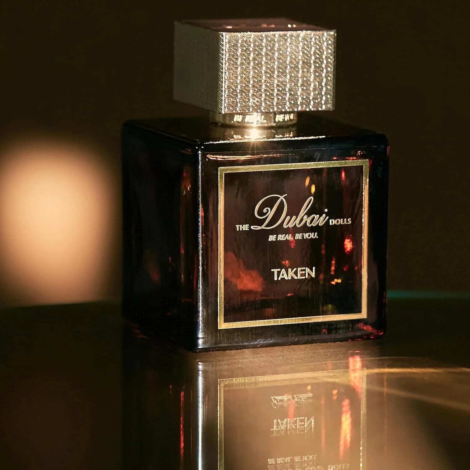 ادکلن زنانه لوکس دبی دالز مدل TAKEN | عطر عود با رایحه چوبی و پایانی جذاب | مناسب برای روز و شب | یاس، زعفران و عنبر (100 میلی لیتر) ادکلن زنانه لوکس دبی دالز مدل TAKEN | عطر عود با رایحه چوبی و پایانی جذاب | مناسب برای روز و شب | یاس، زعفران و عنبر (100 میلی لیتر)