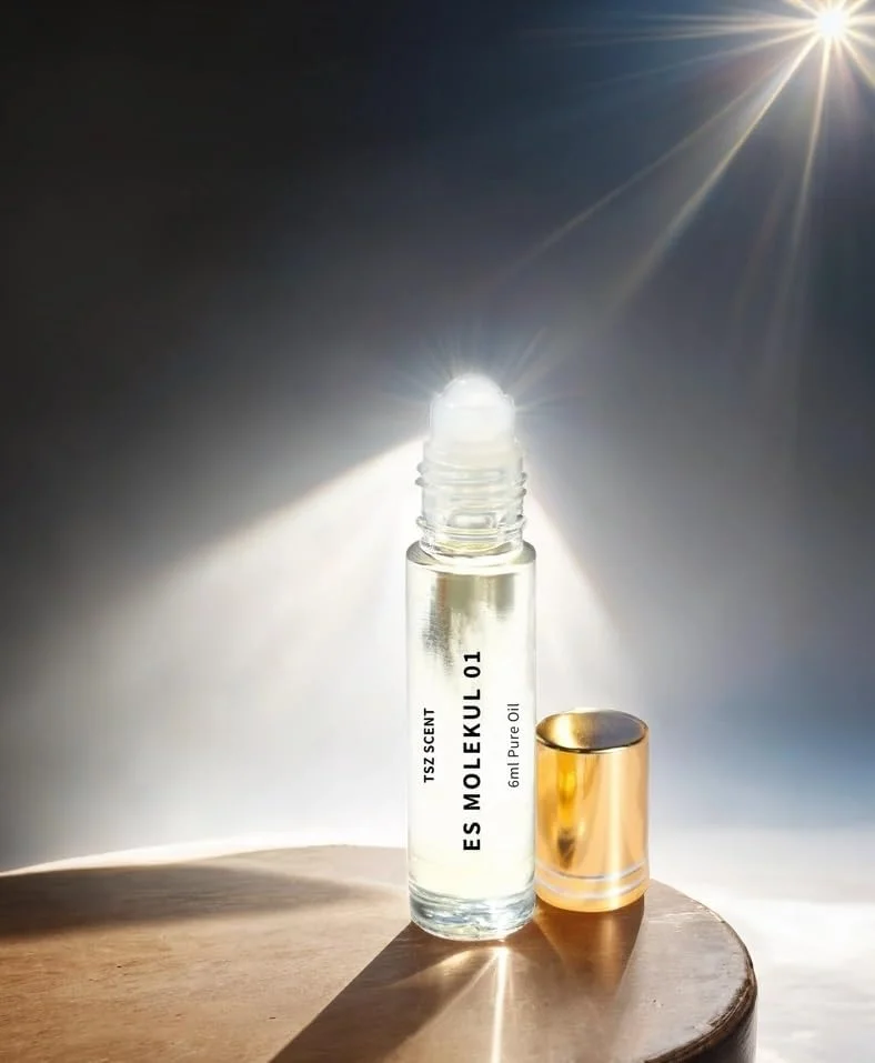روغن عطر مولکول تی اس زد سنت 6 میلی لیتر - ES Molekuls 01، عطر یونیسکس ماندگار رولی غلیظ برای مردان و زنان روغن عطر مولکول تی اس زد سنت 6 میلی لیتر - ES Molekuls 01، عطر یونیسکس ماندگار رولی غلیظ برای مردان و زنان