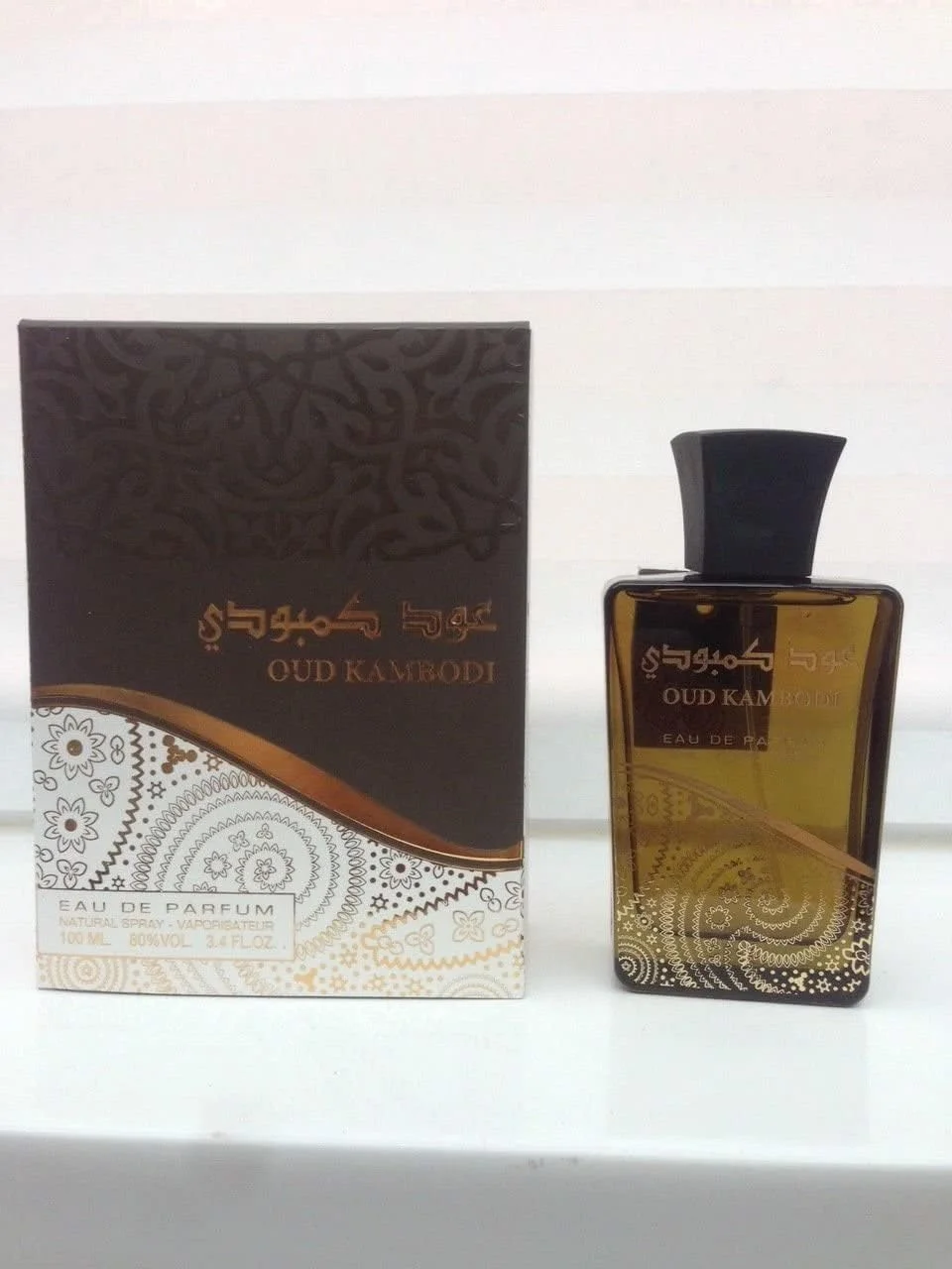ادکلن دهن العود کامبودی از Arabian OUD - عطر مردانه و زنانه - ادو پرفیوم، 100 میلی لیتر ادکلن دهن العود کامبودی از Arabian OUD - عطر مردانه و زنانه - ادو پرفیوم، 100 میلی لیتر