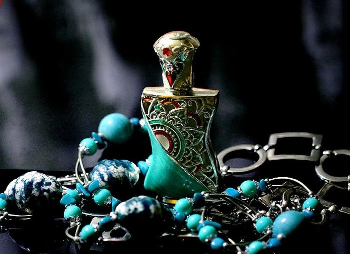 عطر روغنی الحرمین سما 15 میلی لیتر | عطر غیر الکلی متمرکز | رایحه گلی چوبی مشک با رز، بنفشه و چوب صندل | عطر ماندگار унисекс