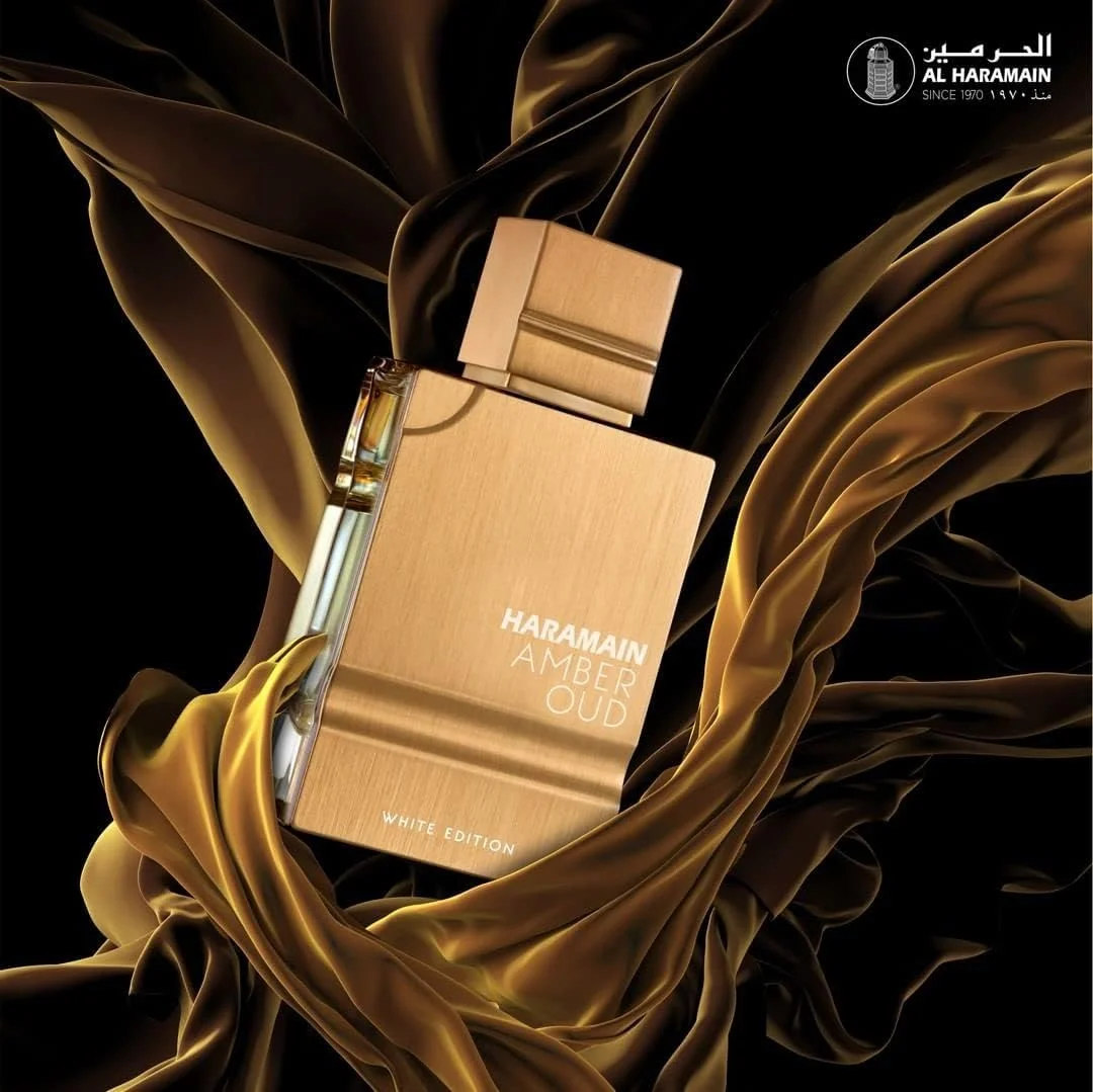 ادکلن اسپری مردانه/زنانه الحرمین Amber Oud White Edition Eau de Parfum حجم 60 میلی لیتر | عطر نیش یونیسکس | عطر گلی شیپر با رایحه ترنج، یاس، رز، مشک، وانیل و وتیور | ساخت امارات متحده عربی ادکلن اسپری مردانه/زنانه الحرمین Amber Oud White Edition Eau de Parfum حجم 60 میلی لیتر | عطر نیش یونیسکس | عطر گلی شیپر با رایحه ترنج، یاس، رز، مشک، وانیل و وتیور | ساخت امارات متحده عربی