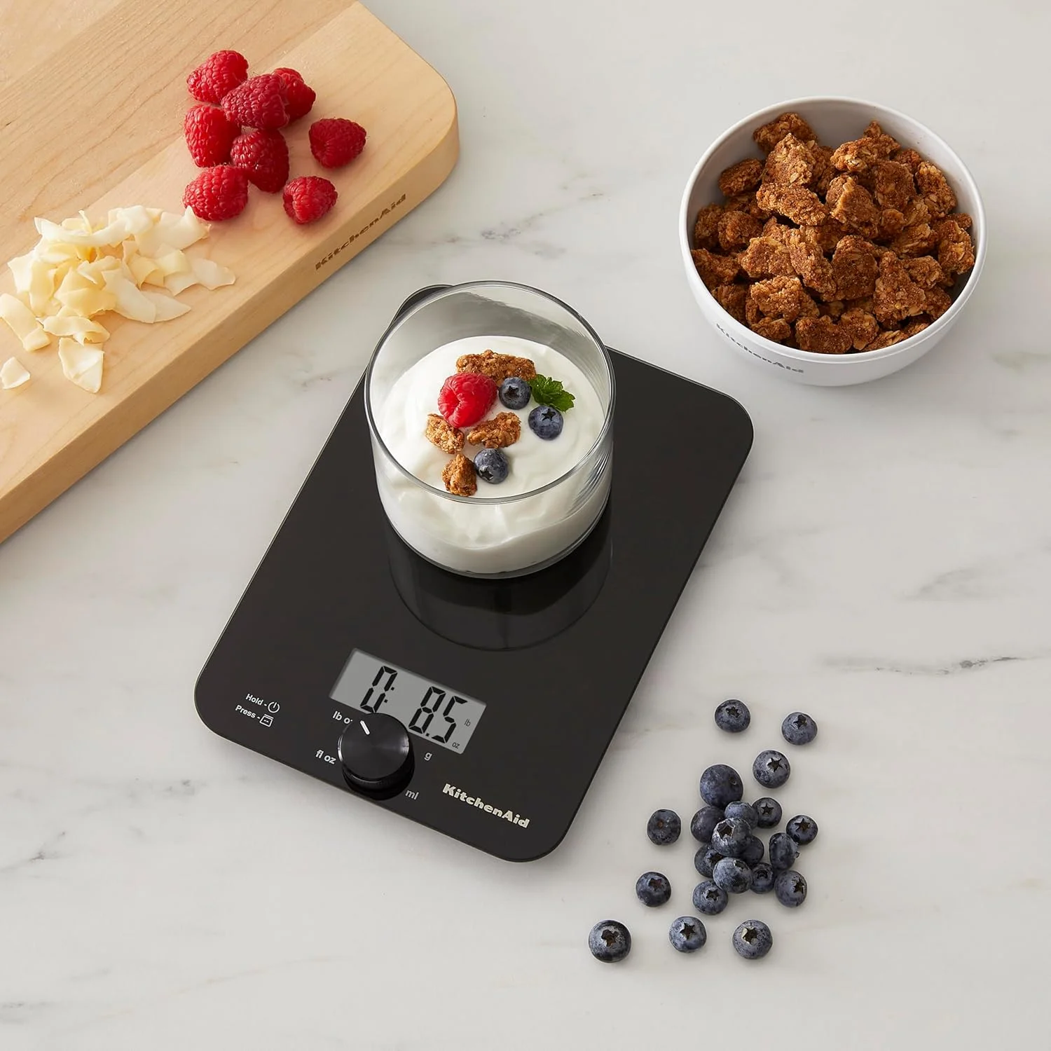 ترازوی آشپزخانه و مواد غذایی دیجیتال با صفحه شیشه ای KitchenAid KQ914BA، ظرفیت 5 کیلوگرم، اندازه گیری مواد مایع و خشک، دکمه چرخشی، نتایج دقیق برای پخت و پز، کتو و آماده سازی غذا، صفر کردن وزن ترازوی آشپزخانه و مواد غذایی دیجیتال با صفحه شیشه ای KitchenAid KQ914BA، ظرفیت 5 کیلوگرم، اندازه گیری مواد مایع و خشک، دکمه چرخشی، نتایج دقیق برای پخت و پز، کتو و آماده سازی غذا، صفر کردن وزن