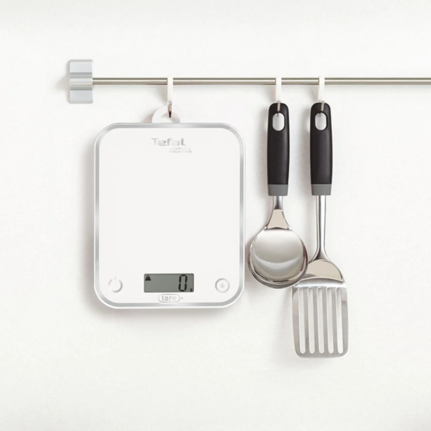 ترازوی آشپزخانه تفال مدل Optiss | صفحه نمایش LCD | ظرفیت تا 5 کیلوگرم | دقت 1 گرم | سفید | BC5000V2 ترازوی آشپزخانه تفال مدل Optiss | صفحه نمایش LCD | ظرفیت تا 5 کیلوگرم | دقت 1 گرم | سفید | BC5000V2