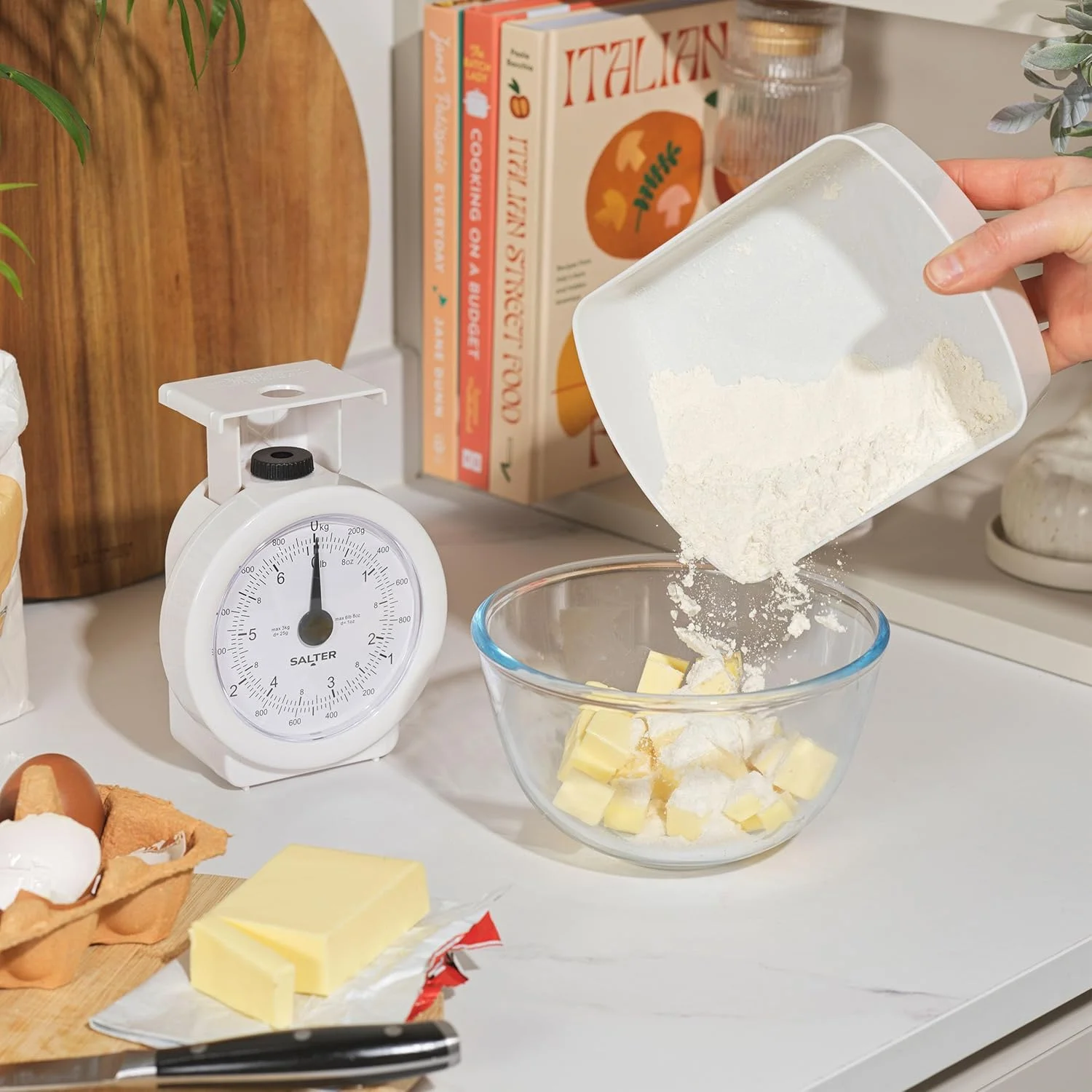 ترازوی آشپزخانه مکانیکی سالتر 112 WHWHDR - ترازوی آنالوگ مواد غذایی 3 کیلوگرمی، بدون نیاز به باتری، شامل کاسه جداشدنی 1 لیتری، قابل شستشو در ماشین ظرفشویی، صفحه نمایش آسان خوان، 24x18 سانتی متر، ترازو داخل کاسه برای نگهداری جمع و جور قرار می گیرد ترازوی آشپزخانه مکانیکی سالتر 112 WHWHDR - ترازوی آنالوگ مواد غذایی 3 کیلوگرمی، بدون نیاز به باتری، شامل کاسه جداشدنی 1 لیتری، قابل شستشو در ماشین ظرفشویی، صفحه نمایش آسان خوان، 24x18 سانتی متر، ترازو داخل کاسه برای نگهداری جمع و جور قرار می گیرد