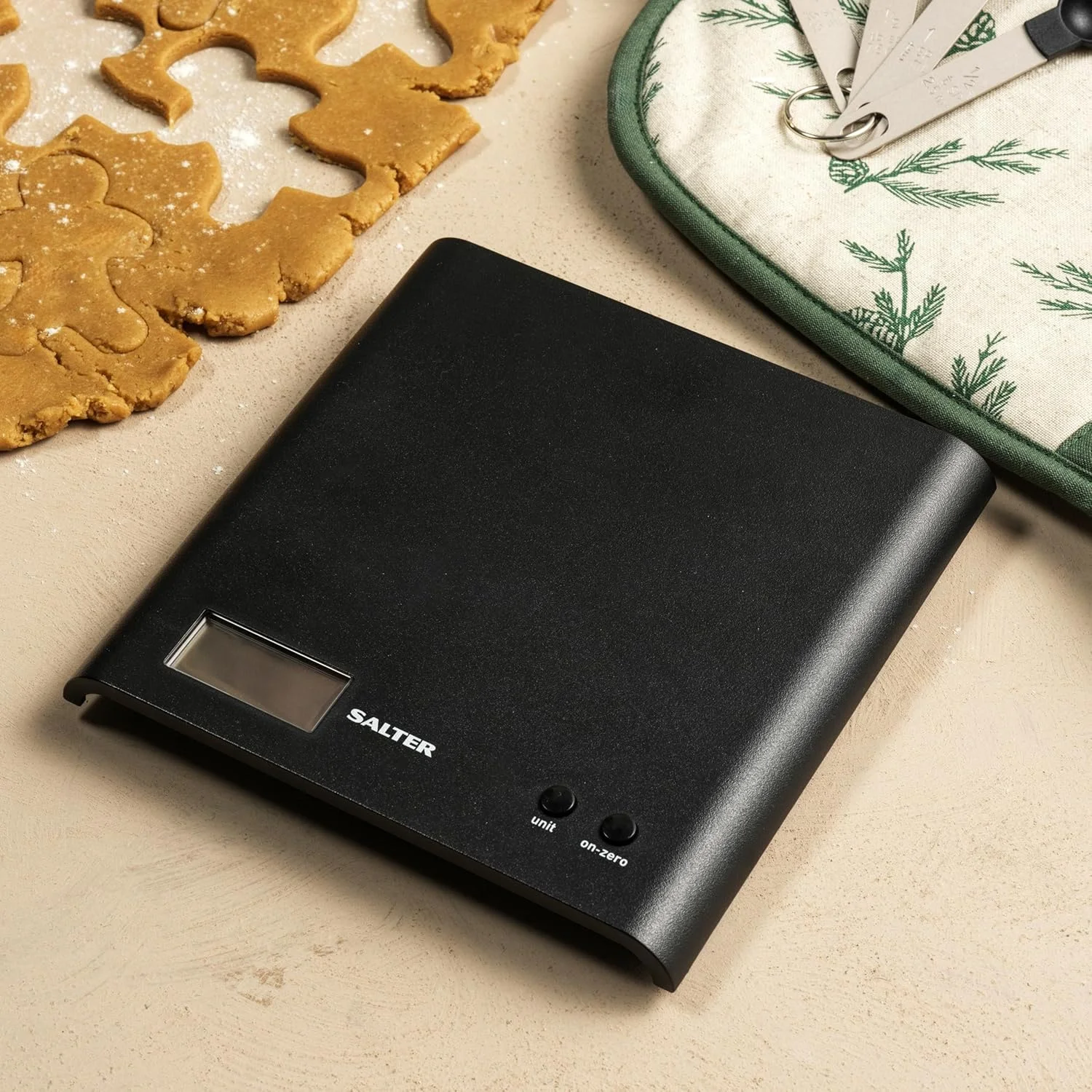 ترازوی آشپزخانه آرک سالتر مشکی مدل 1066 Bkdr15