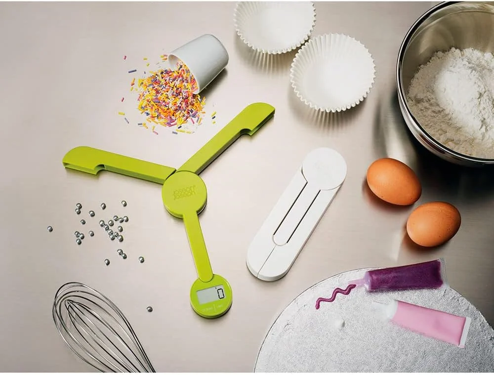 ترازو آشپزخانه دیجیتال جوزف جوزف مدل Tri Scale، تاشو جمع و جور، صرفه جویی در فضا، به همراه باتری، سفید 16 40071