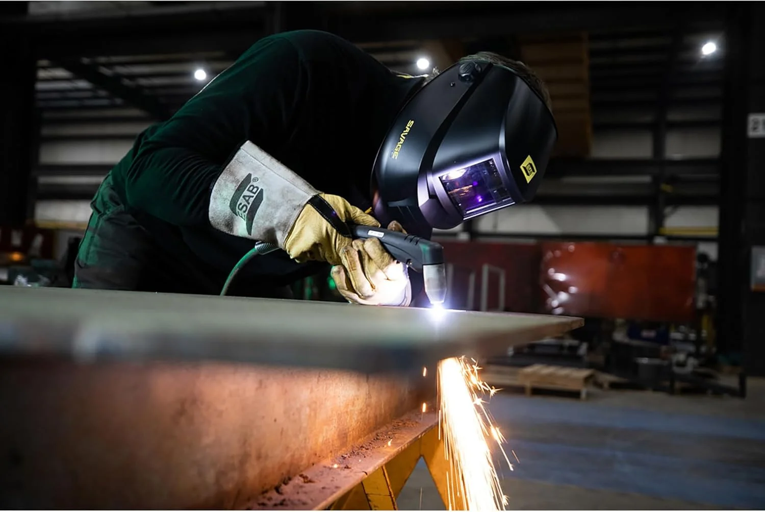 ESAB 0700000490 SAVAGE A40 Black Auto-Darkening Welding Helmet, External Shade Adjustment, Four Arc Sensor Auto Darkening, 3.93" x 1.96" True Color Viewing Lens, Sensitivity/Delay Control