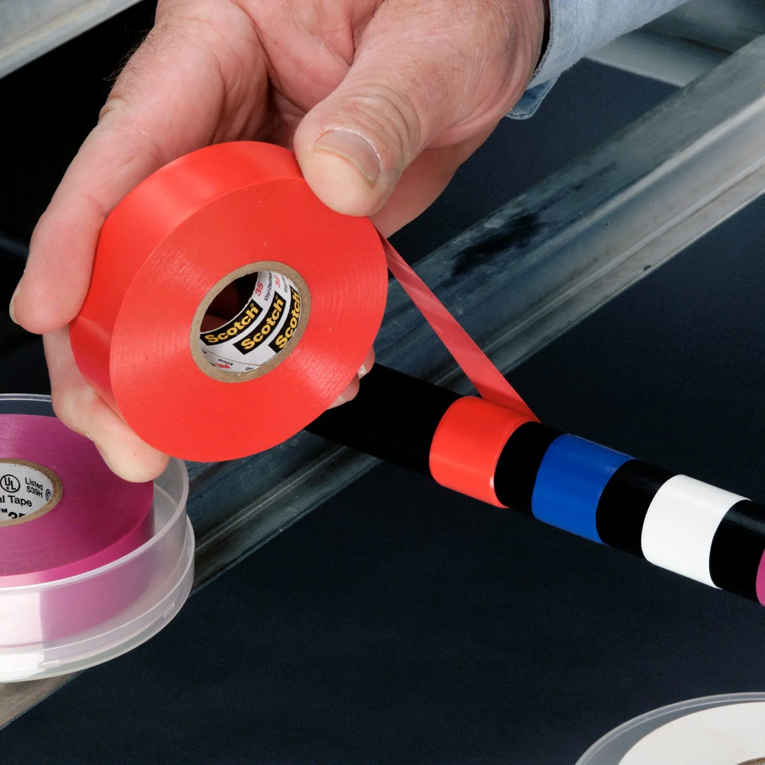 نوار چسب برق رنگی وینیل اسکاچ 35، 3/4 اینچ در 66 فوت، قرمز