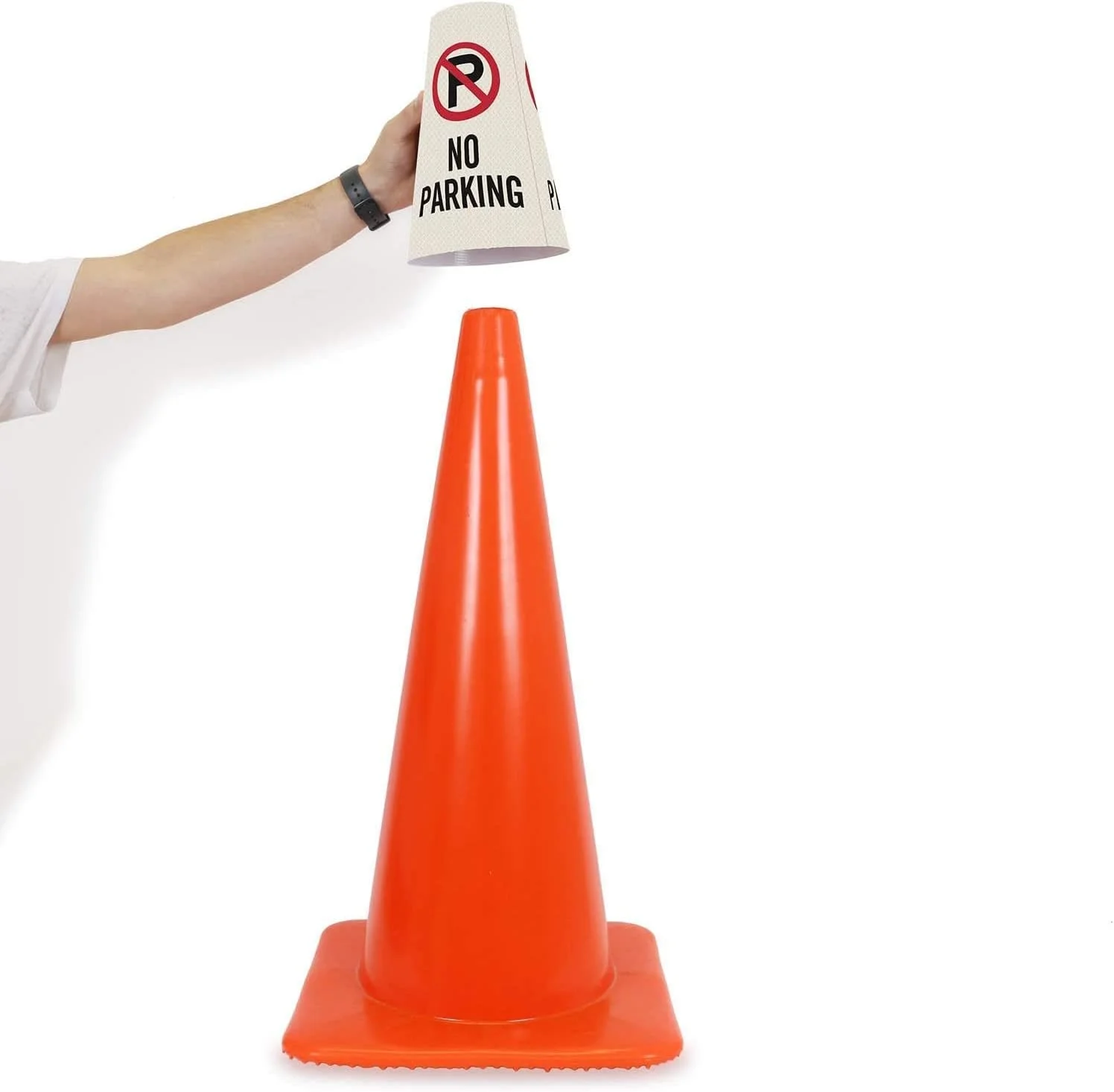 اسلیو یقه ای مخروطی بازتابنده SmartSign با پیام "پارکینگ ممنوع" و نماد، دید 360 درجه، علائم وینیل غیر چسبنده برای مخروط های ایمنی ترافیک، چاپ 3 طرفه (مخروط شامل نمی شود) - بسته 6 عددی