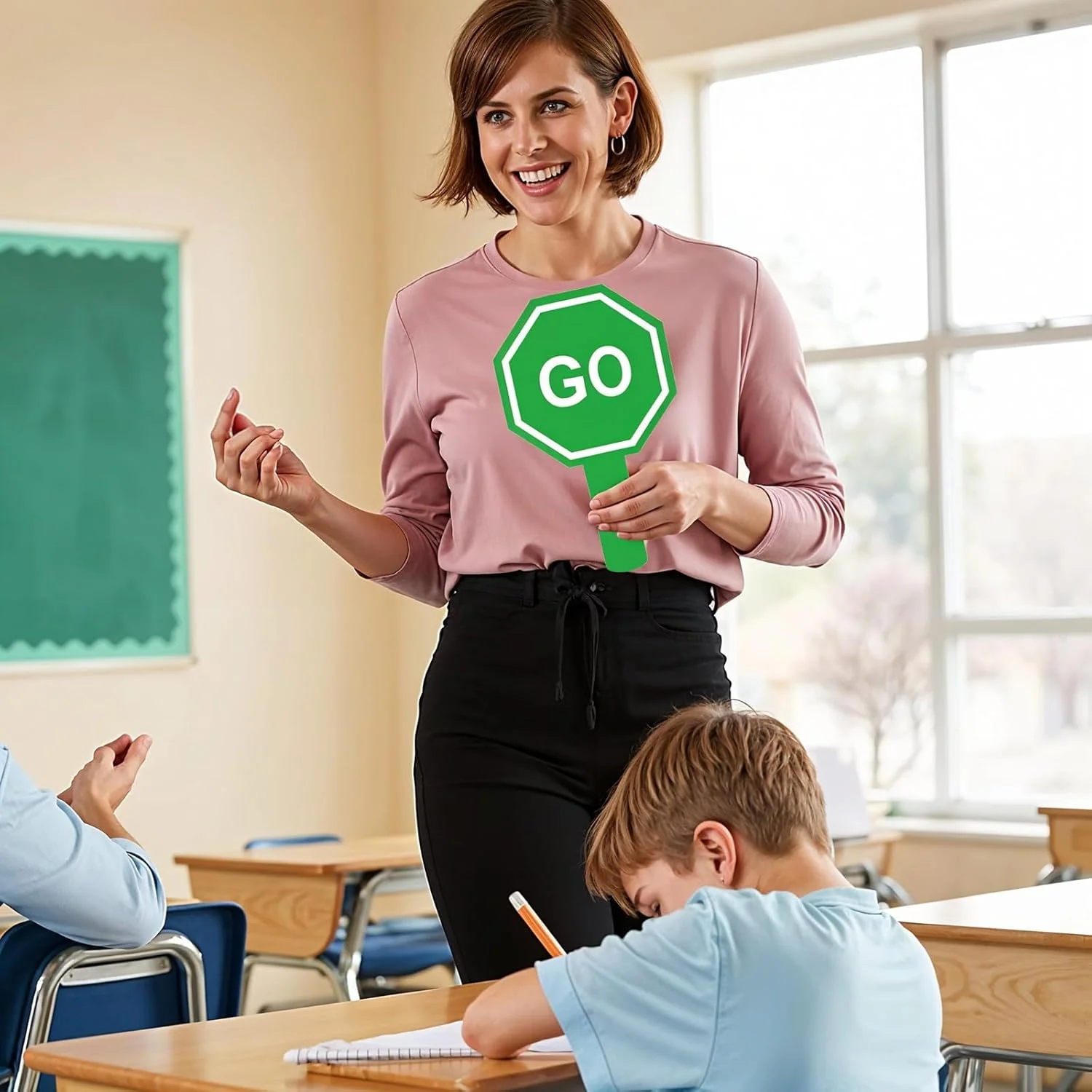 بسته 2 عددی تابلوی ایست و حرکت با دسته، 25x15 سانتی متر، تابلوی هشدار بازتابنده دو طرفه برای هدایت ترافیک و ایمنی خیابان (قرمز، سبز)